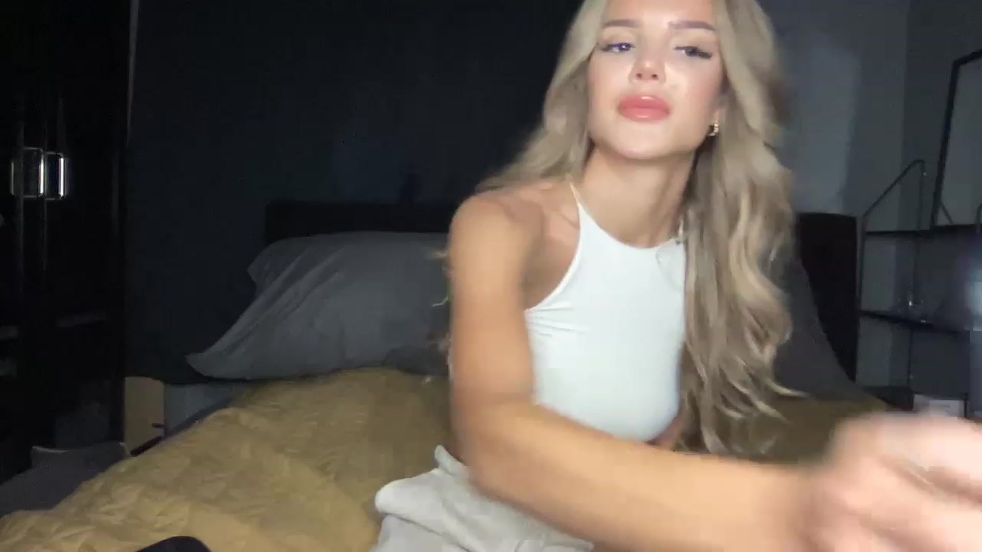 Gallery image thumbnail from Pink_zecret's myfreecams stream on, 02/11/2023, 15:35 image 16 of 20