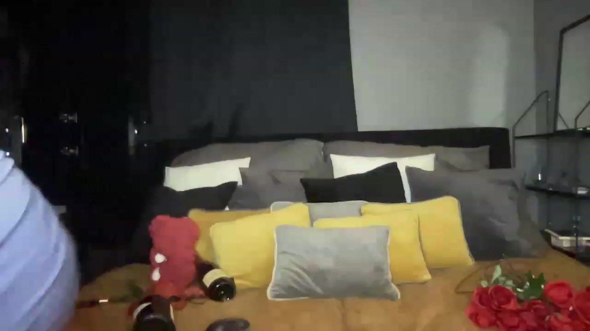 Gallery image thumbnail from Pink_zecret's myfreecams stream on, 02/14/2023, 15:40 image 9 of 20