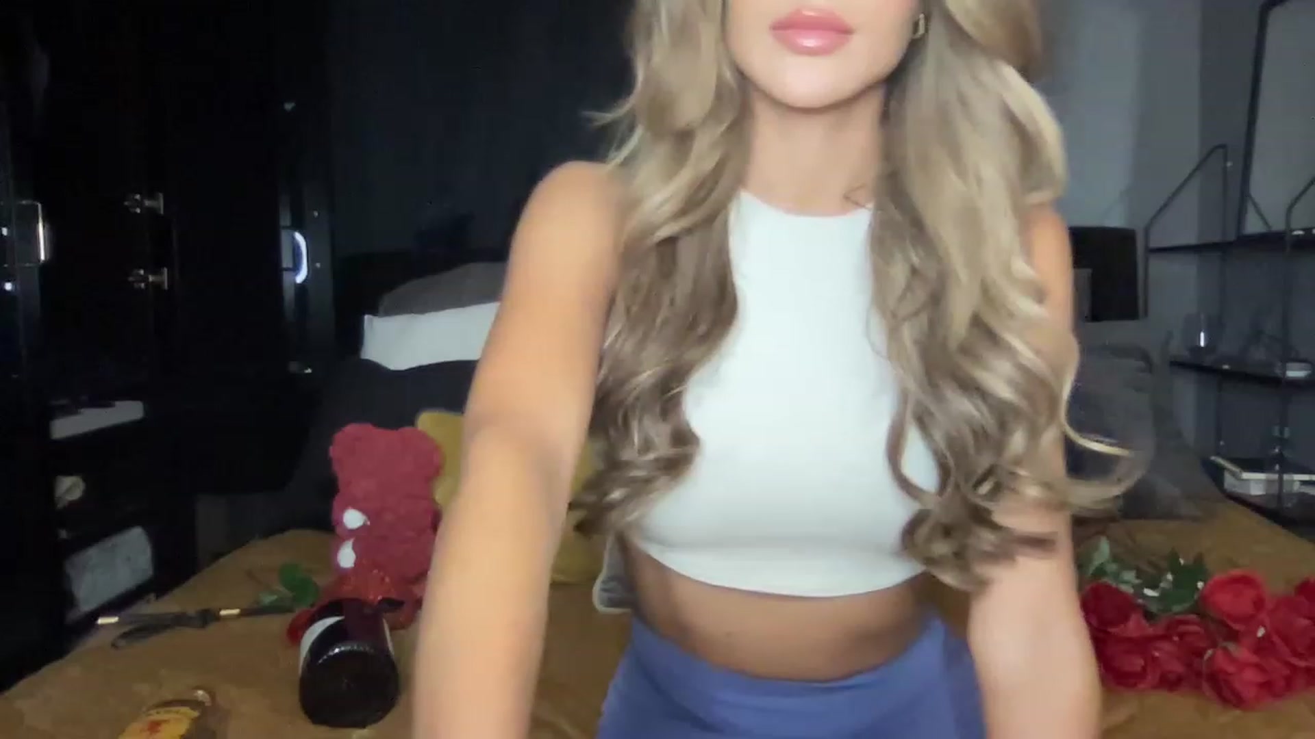 Gallery image thumbnail from Pink_zecret's myfreecams stream on, 02/14/2023, 15:40 image 7 of 20