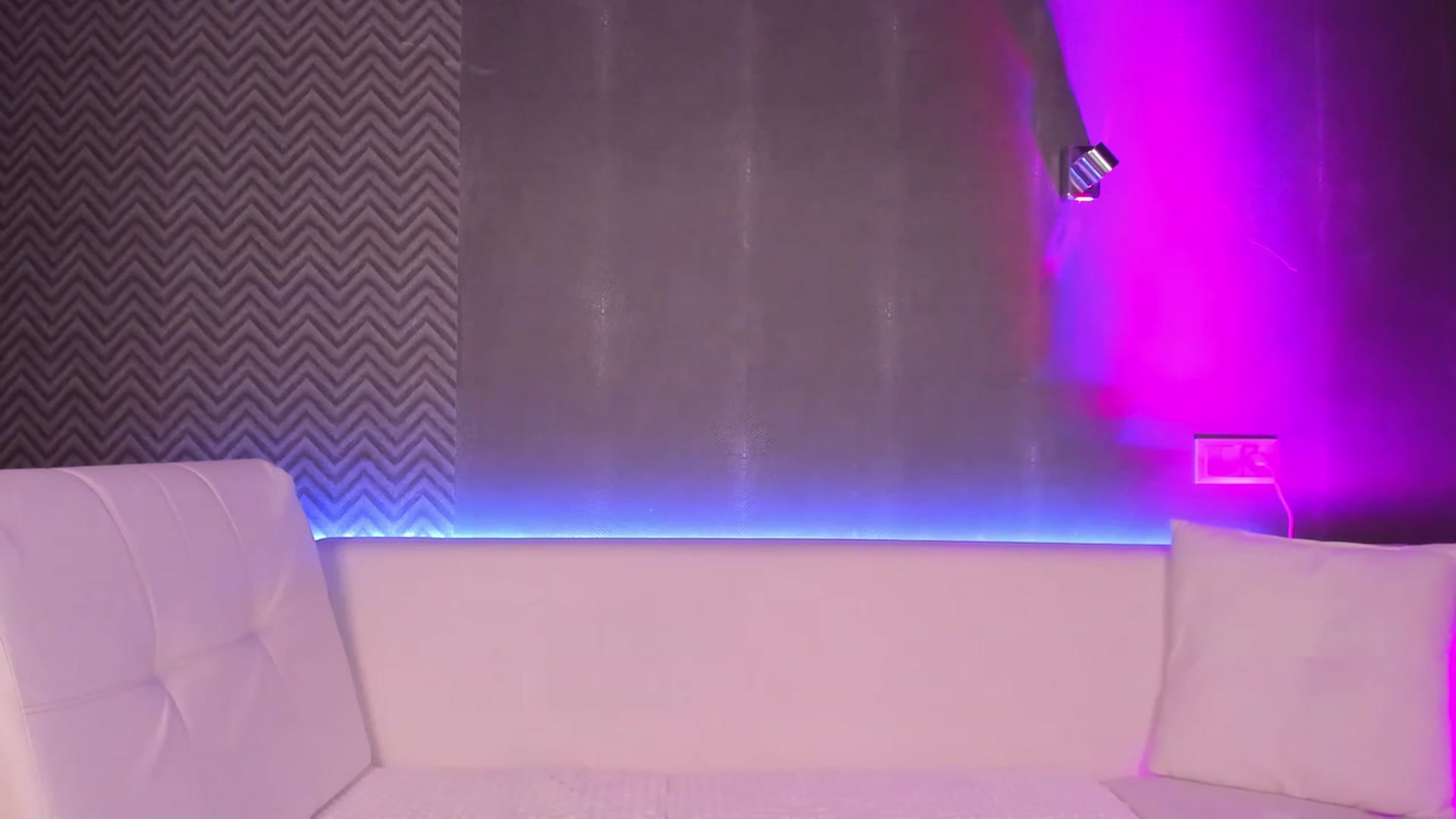 Gallery image thumbnail from Pinkgold_'s myfreecams stream on, 11/14/2022, 22:51 image 17 of 20