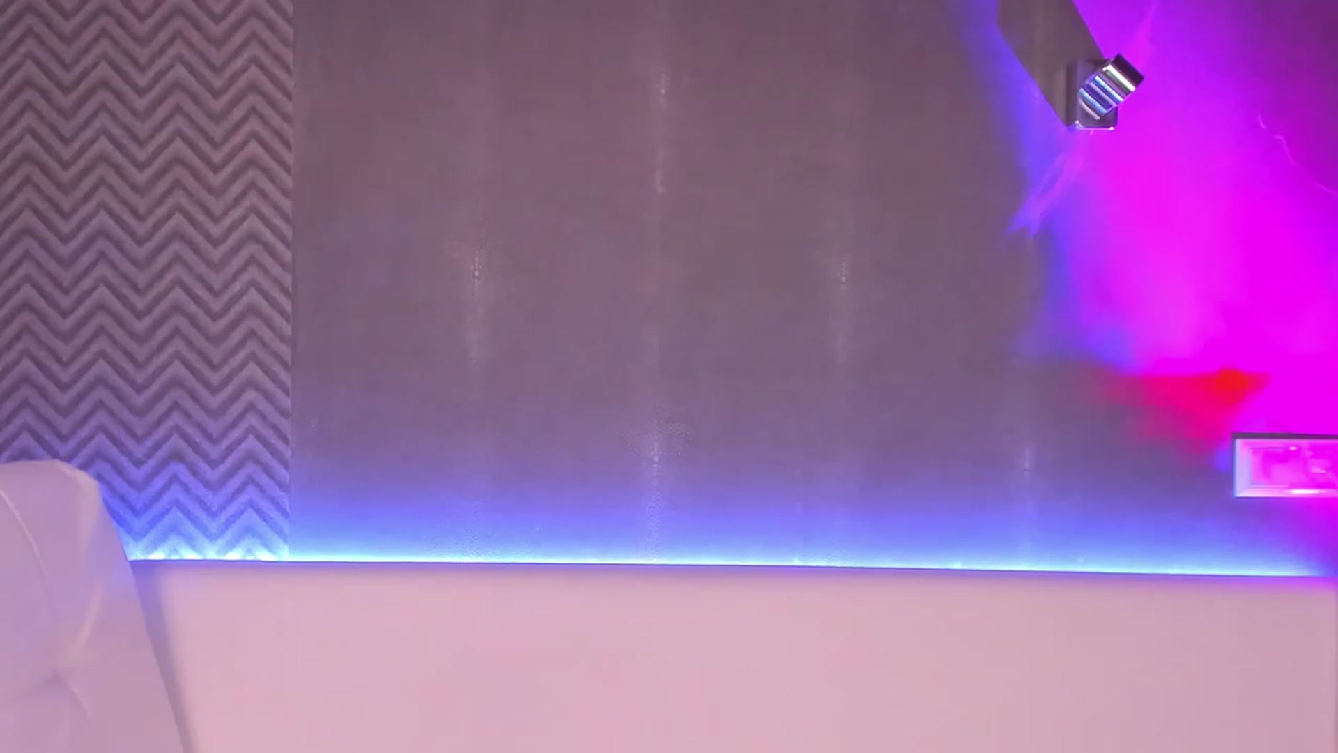 Gallery image thumbnail from Pinkgold_'s myfreecams stream on, 11/19/2022, 23:40 image 19 of 20
