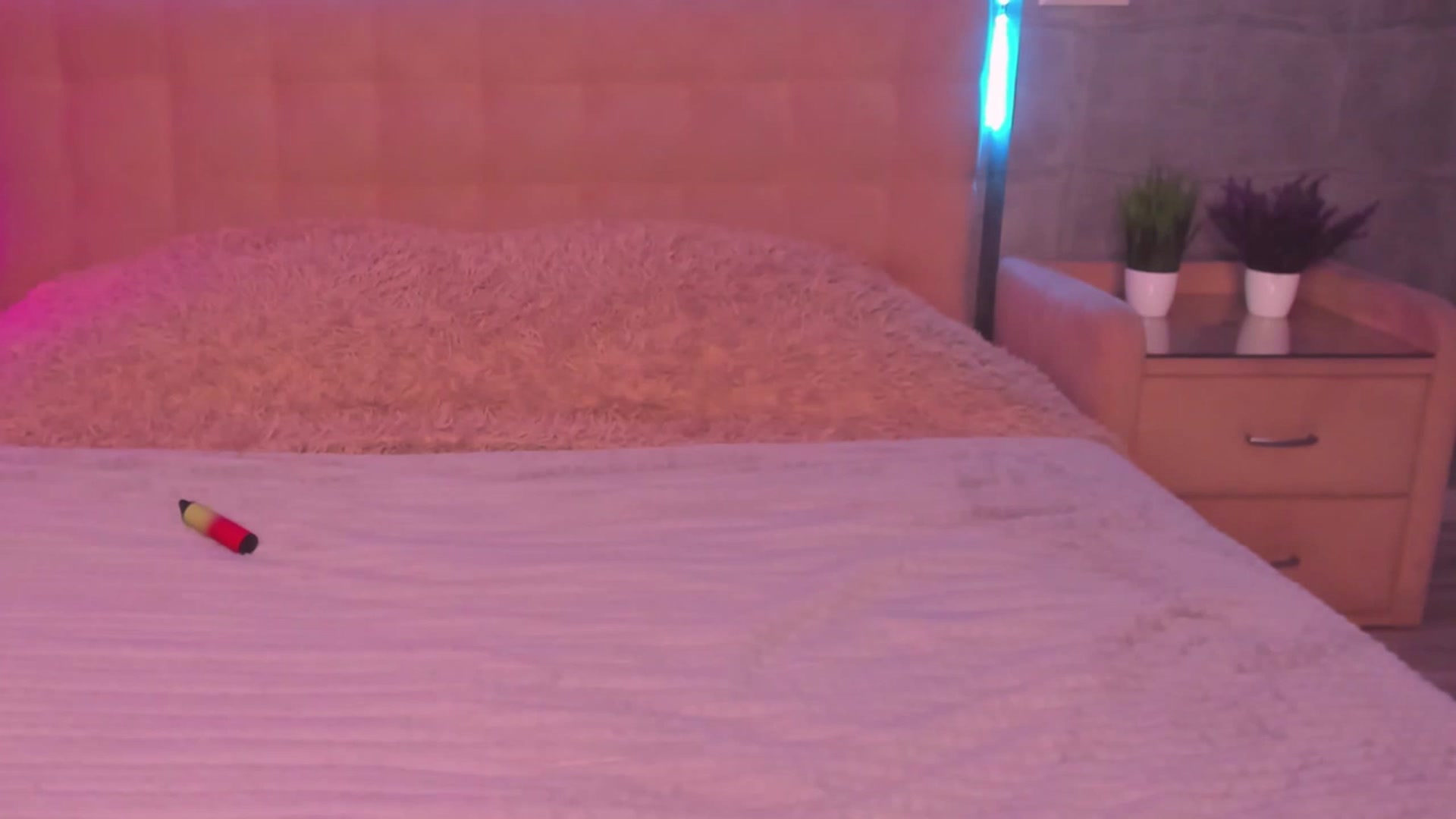 Gallery image thumbnail from Pinkgold_'s myfreecams stream on, 11/22/2022, 24:08 image 13 of 20