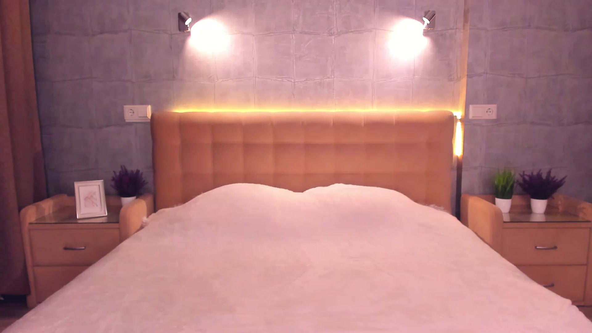 Gallery image thumbnail from Pinkgold_'s myfreecams stream on, 11/27/2022, 02:19 image 3 of 20