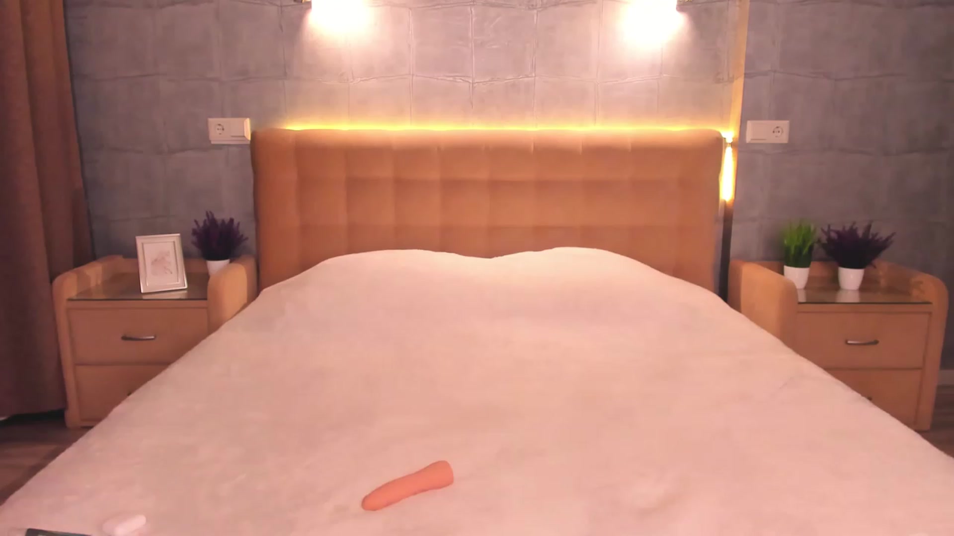 Gallery image thumbnail from Pinkgold_'s myfreecams stream on, 11/28/2022, 24:04 image 11 of 20