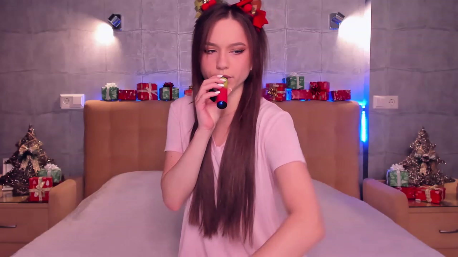 Gallery image thumbnail from Pinkgold_'s myfreecams stream on, 12/26/2022, 02:49 image 13 of 20