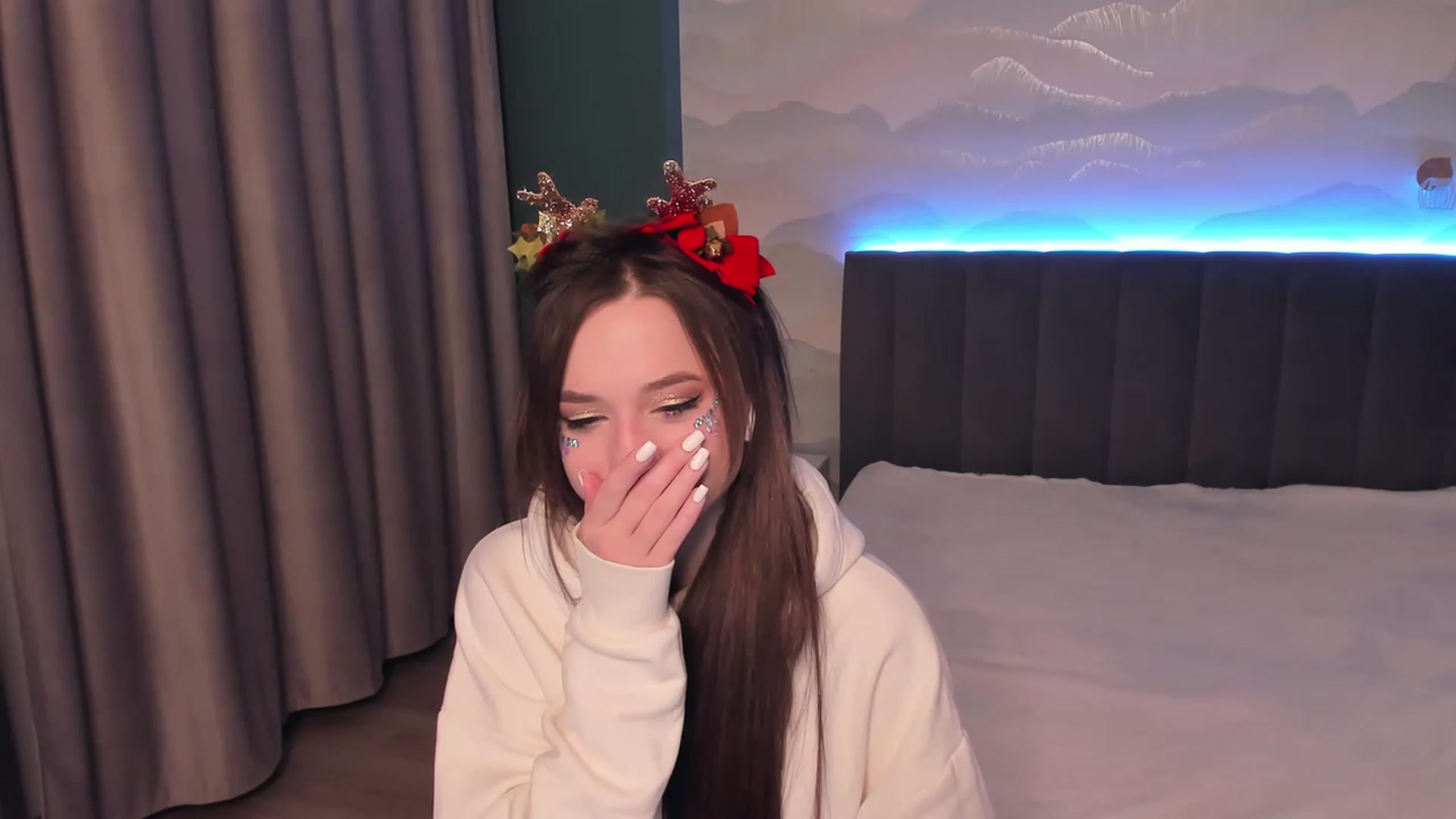 Gallery image thumbnail from Pinkgold_'s myfreecams stream on, 01/01/2023, 03:41 image 17 of 20