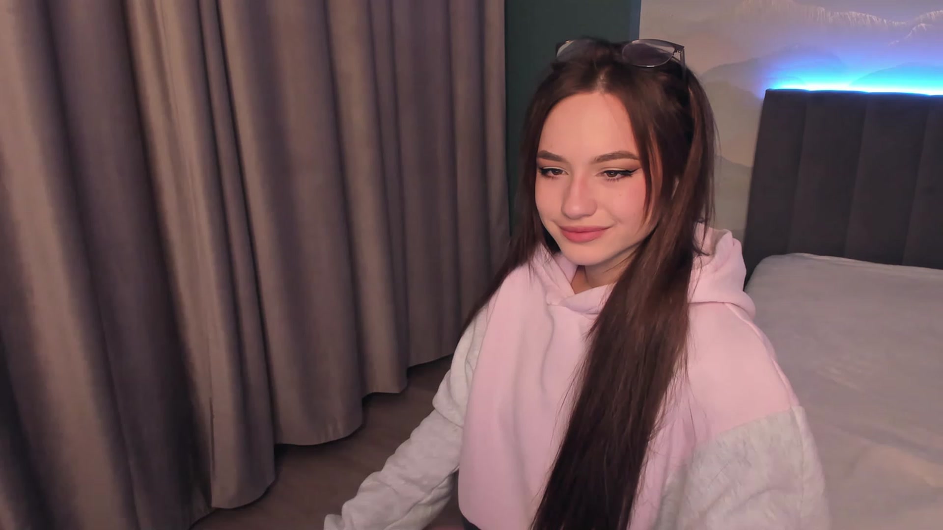 Gallery image thumbnail from Pinkgold_'s myfreecams stream on, 01/01/2023, 23:11 image 15 of 20