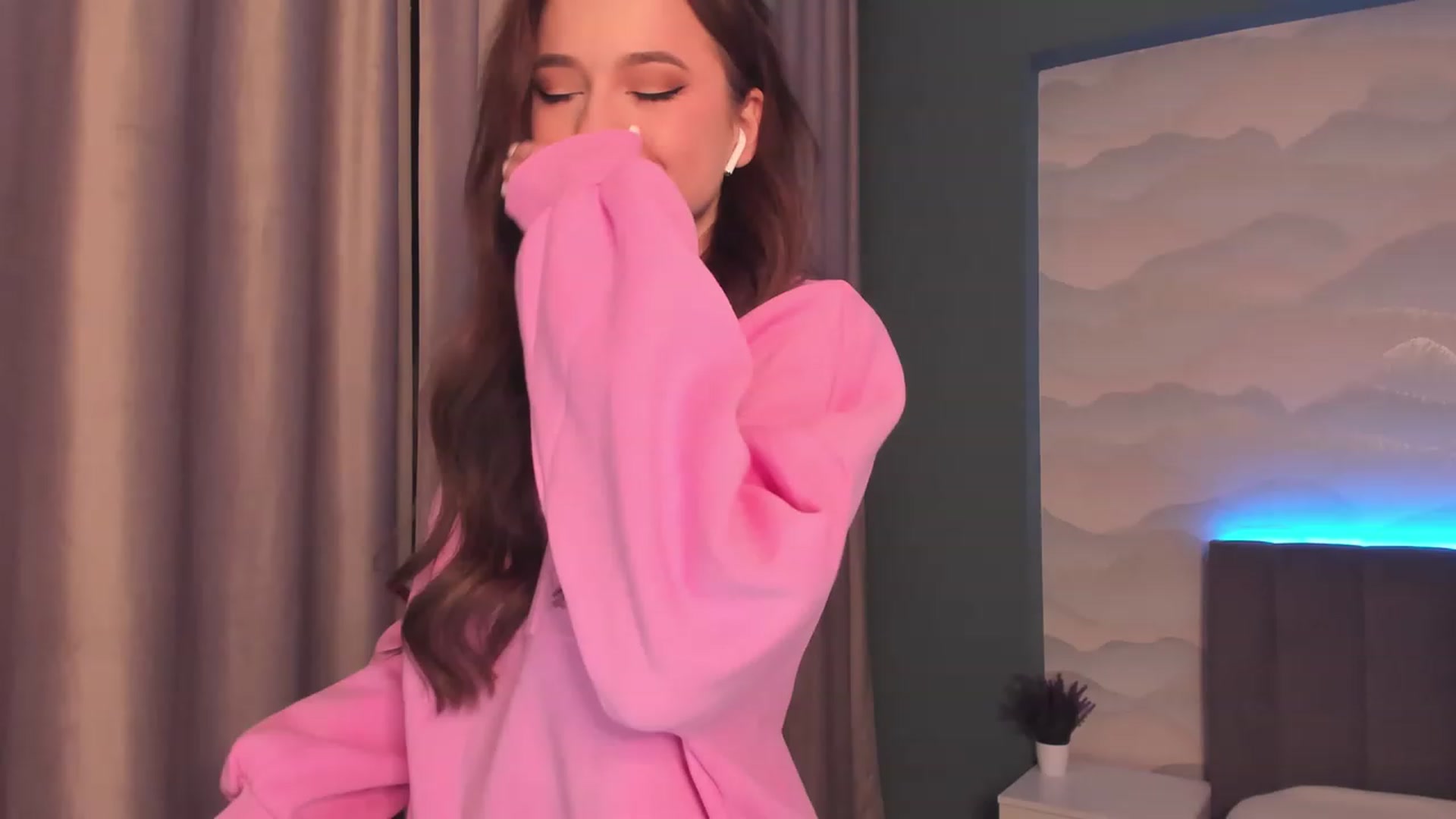 Gallery image thumbnail from Pinkgold_'s myfreecams stream on, 01/05/2023, 22:39 image 7 of 20