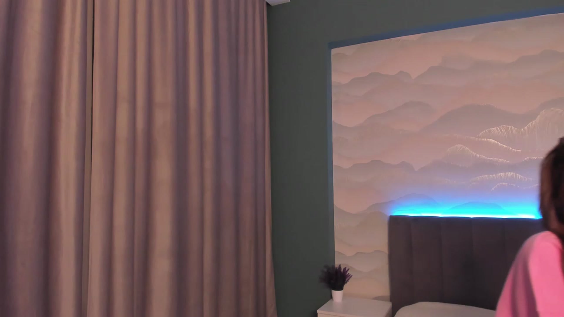 Gallery image thumbnail from Pinkgold_'s myfreecams stream on, 01/06/2023, 04:33 image 7 of 20