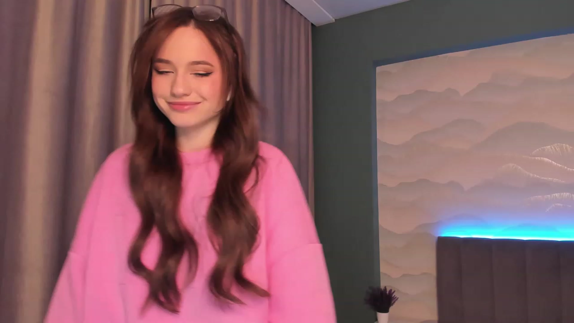 Gallery image thumbnail from Pinkgold_'s myfreecams stream on, 01/06/2023, 04:33 image 12 of 20