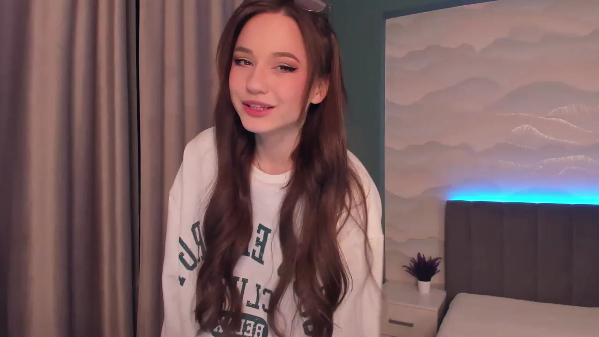 Gallery image thumbnail from Pinkgold_'s myfreecams stream on, 01/07/2023, 24:39 image 16 of 20
