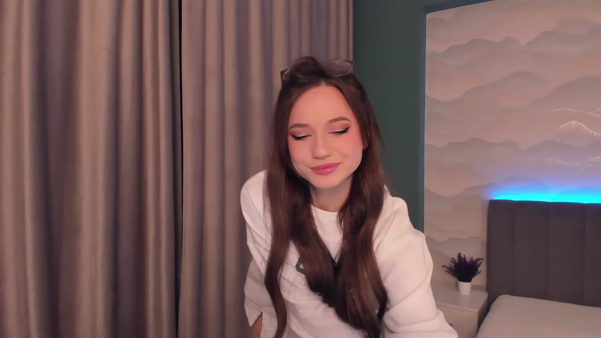 Gallery image thumbnail from Pinkgold_'s myfreecams stream on, 01/07/2023, 24:39 image 4 of 20