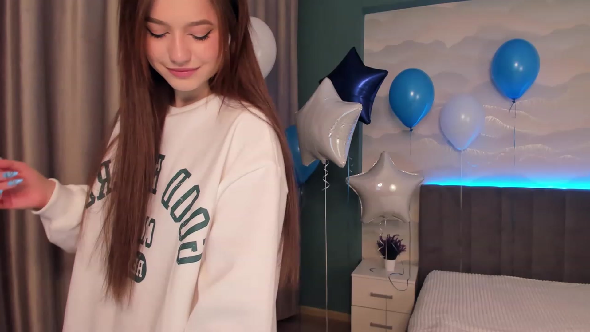 Gallery image thumbnail from Pinkgold_'s myfreecams stream on, 01/15/2023, 23:17 image 15 of 20