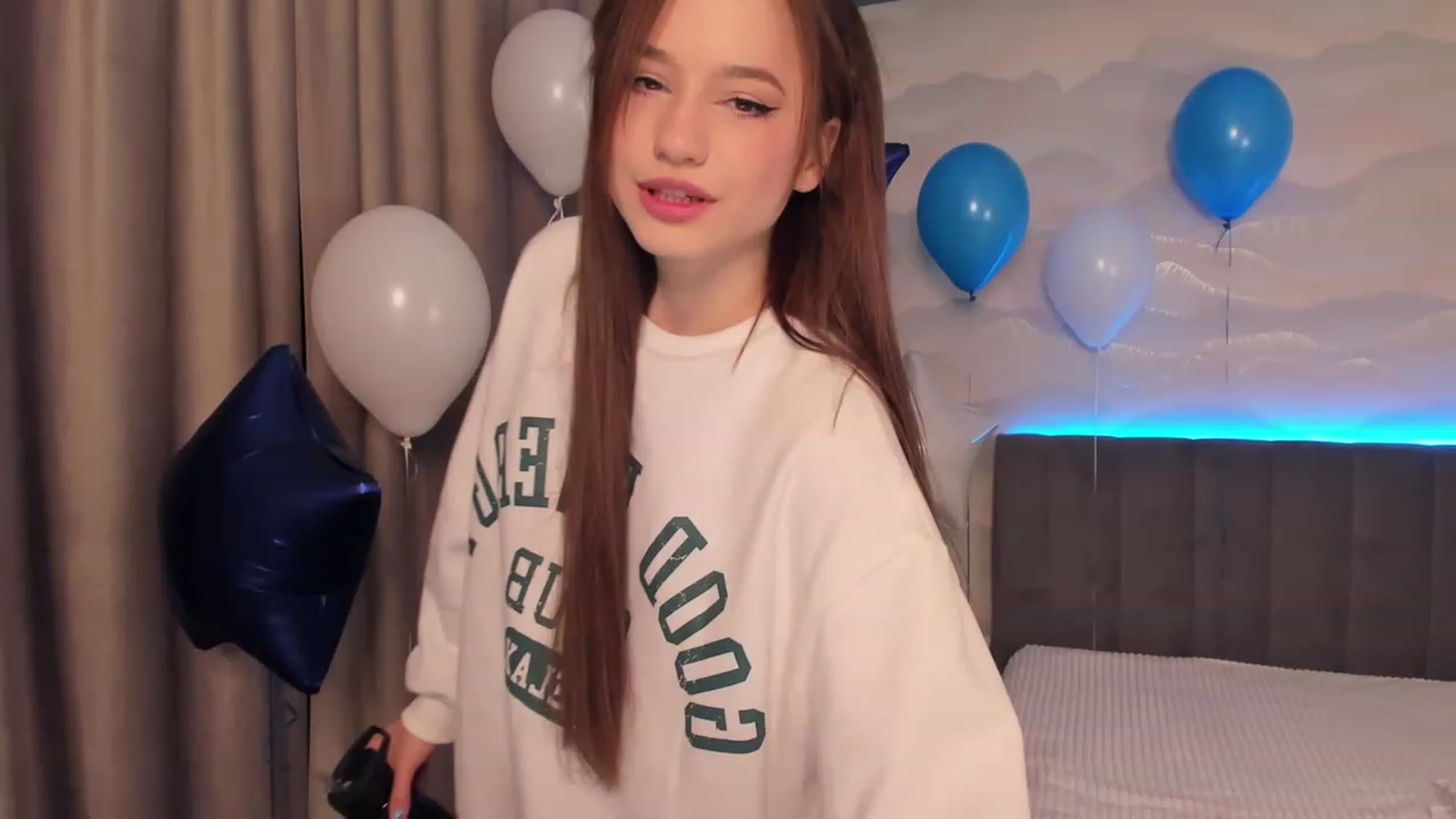Gallery image thumbnail from Pinkgold_'s myfreecams stream on, 01/15/2023, 23:17 image 3 of 20