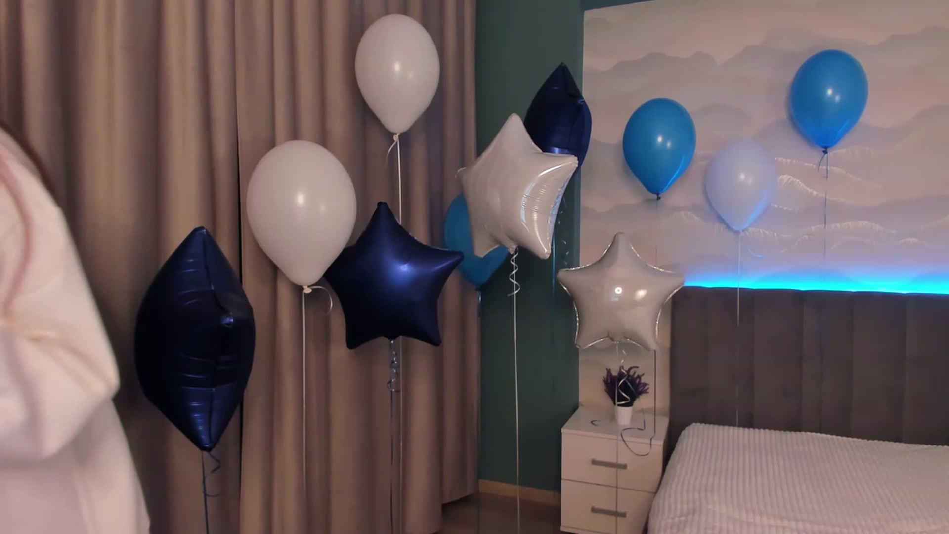 Gallery image thumbnail from Pinkgold_'s myfreecams stream on, 01/15/2023, 23:17 image 11 of 20