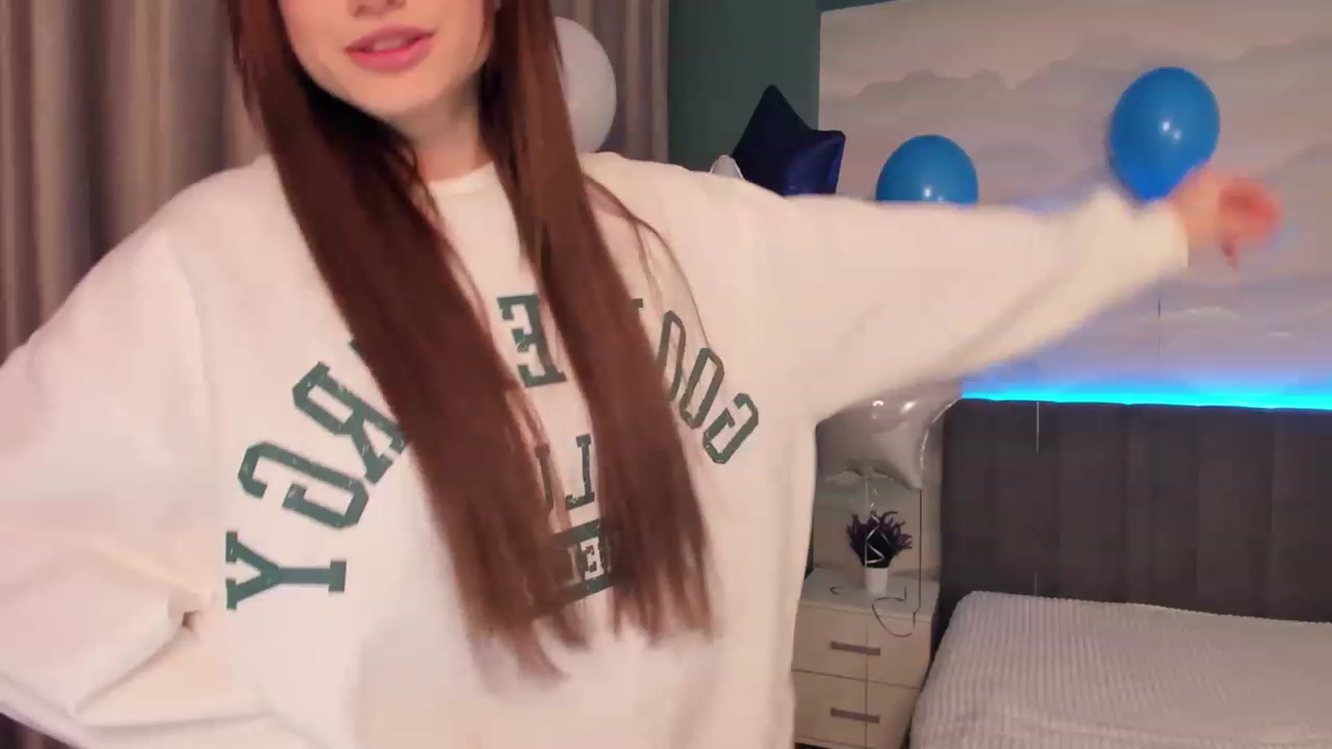 Gallery image thumbnail from Pinkgold_'s myfreecams stream on, 01/15/2023, 23:17 image 9 of 20