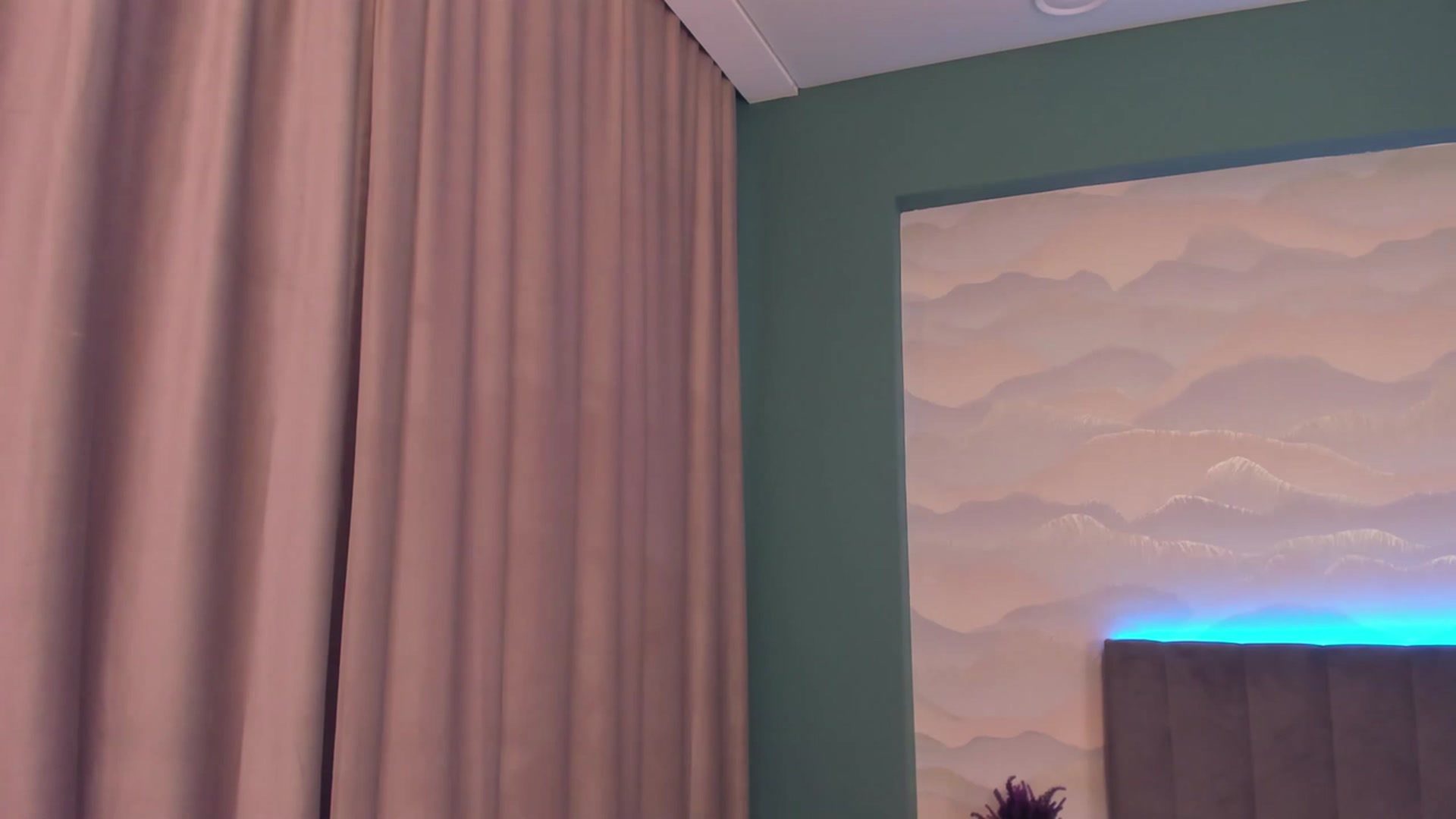 Gallery image thumbnail from Pinkgold_'s myfreecams stream on, 01/19/2023, 09:45 image 15 of 20
