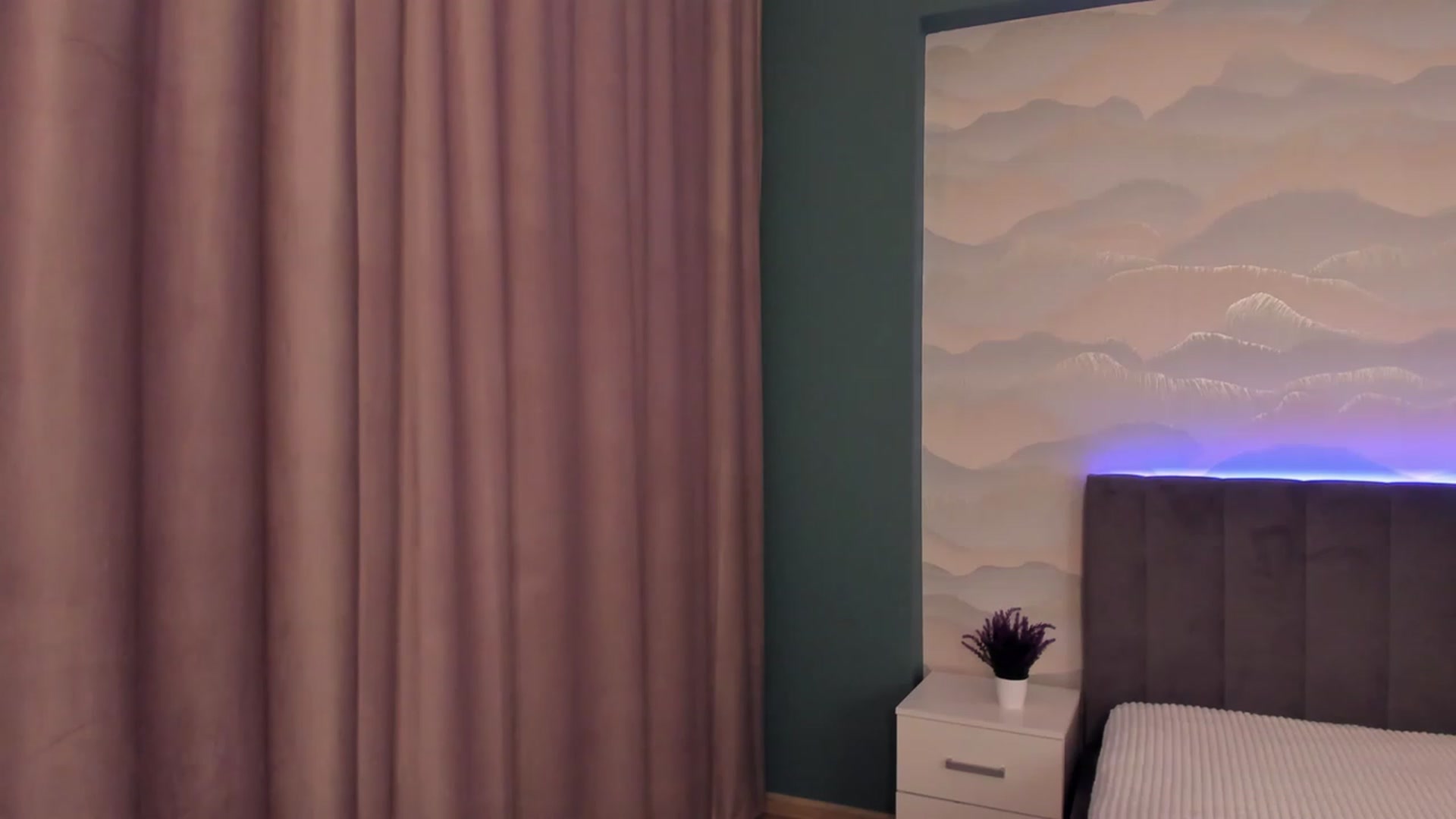 Gallery image thumbnail from Pinkgold_'s myfreecams stream on, 01/22/2023, 12:48 image 6 of 20