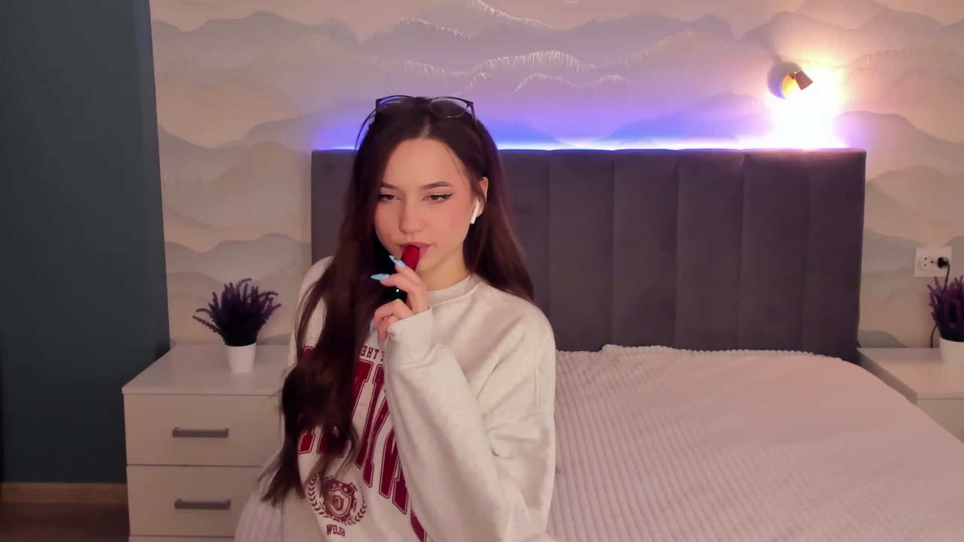 Gallery image thumbnail from Pinkgold_'s myfreecams stream on, 01/22/2023, 18:44 image 6 of 20