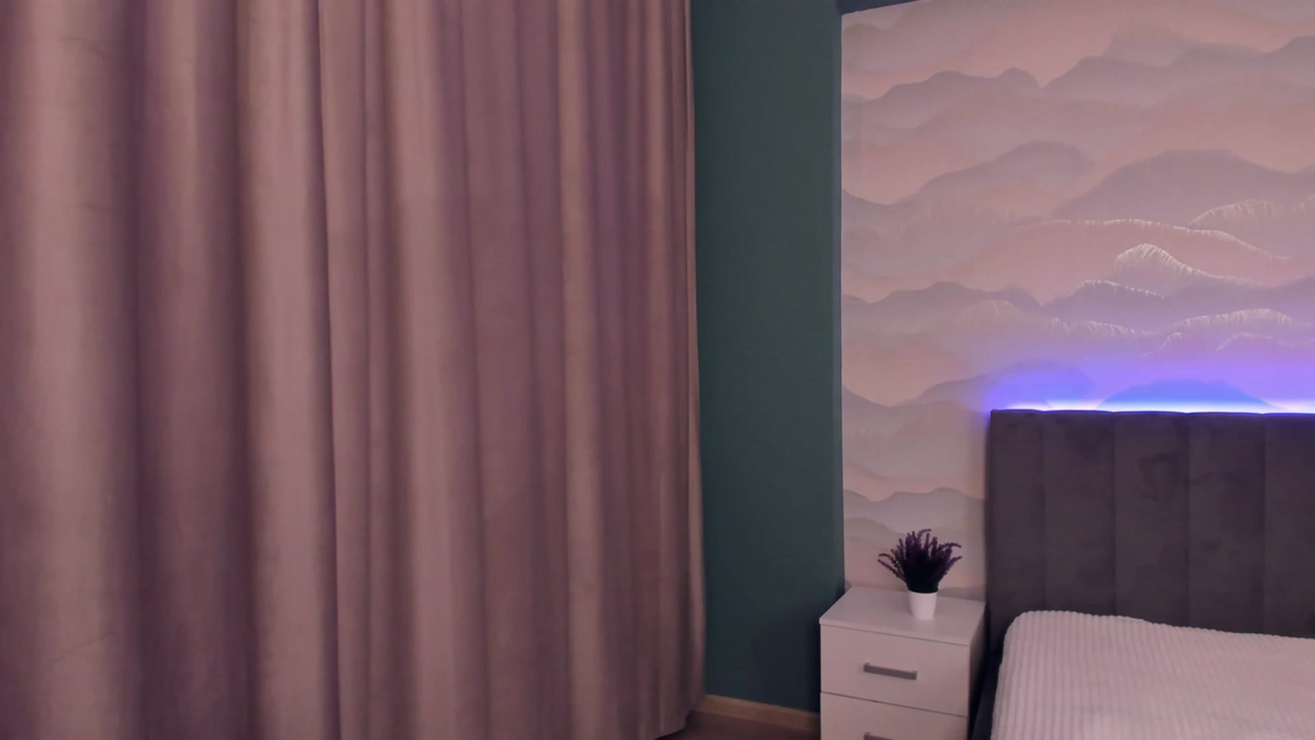 Gallery image thumbnail from Pinkgold_'s myfreecams stream on, 01/23/2023, 10:32 image 7 of 20