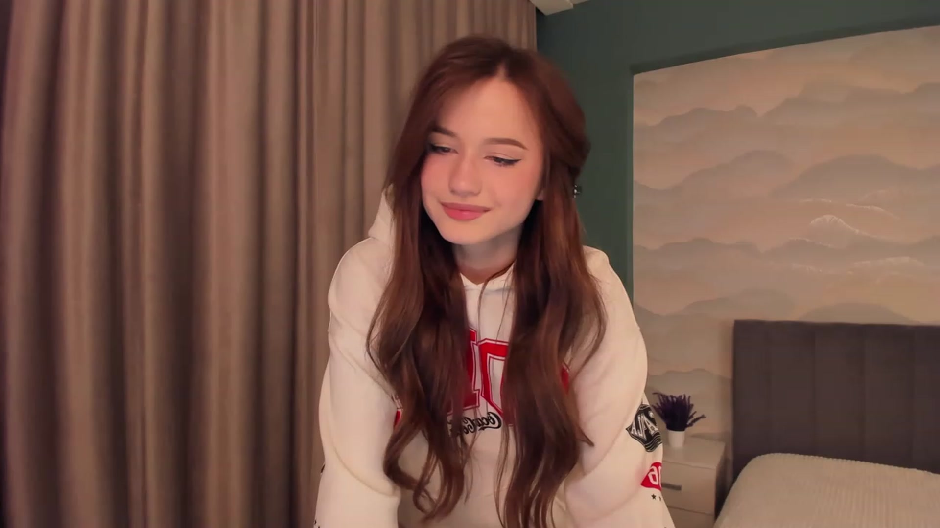 Gallery image thumbnail from Pinkgold_'s myfreecams stream on, 02/06/2023, 18:34 image 5 of 20