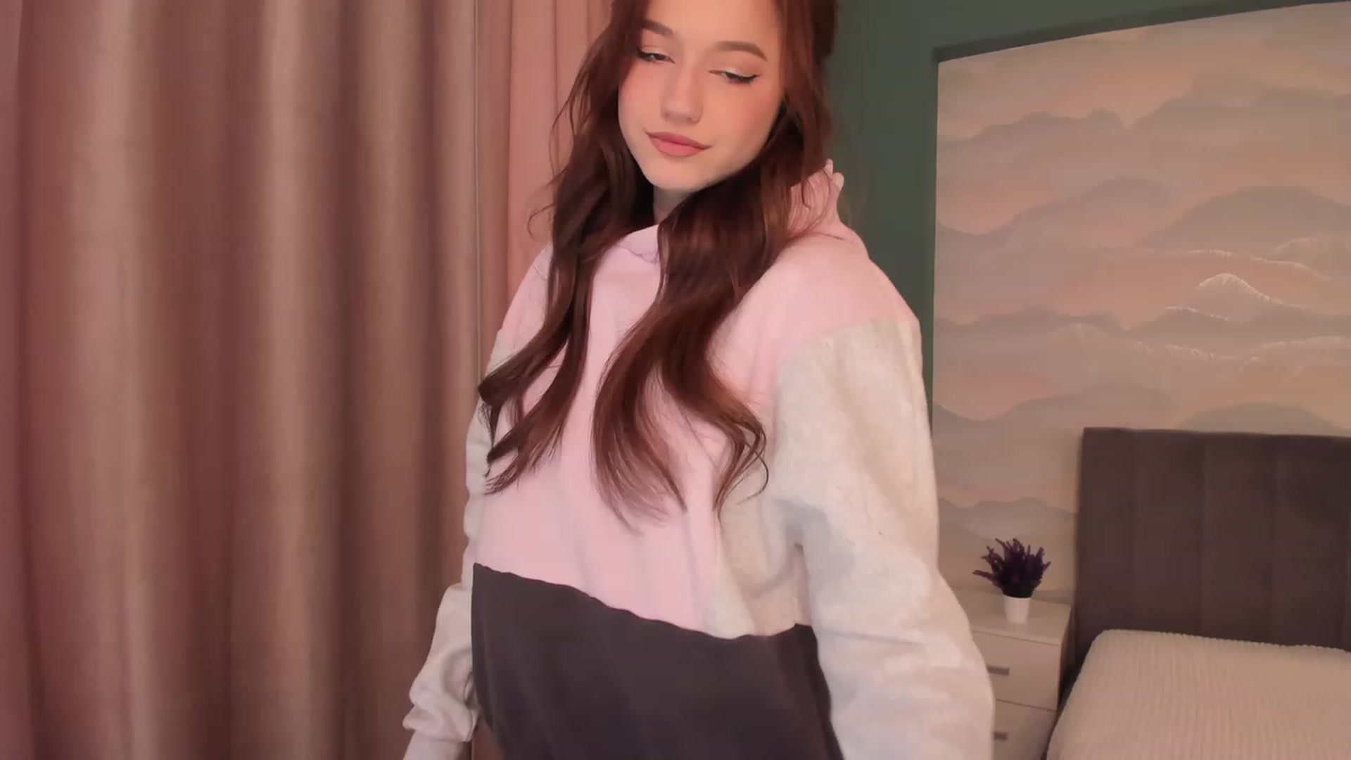 Gallery image thumbnail from Pinkgold_'s myfreecams stream on, 02/09/2023, 08:41 image 19 of 20