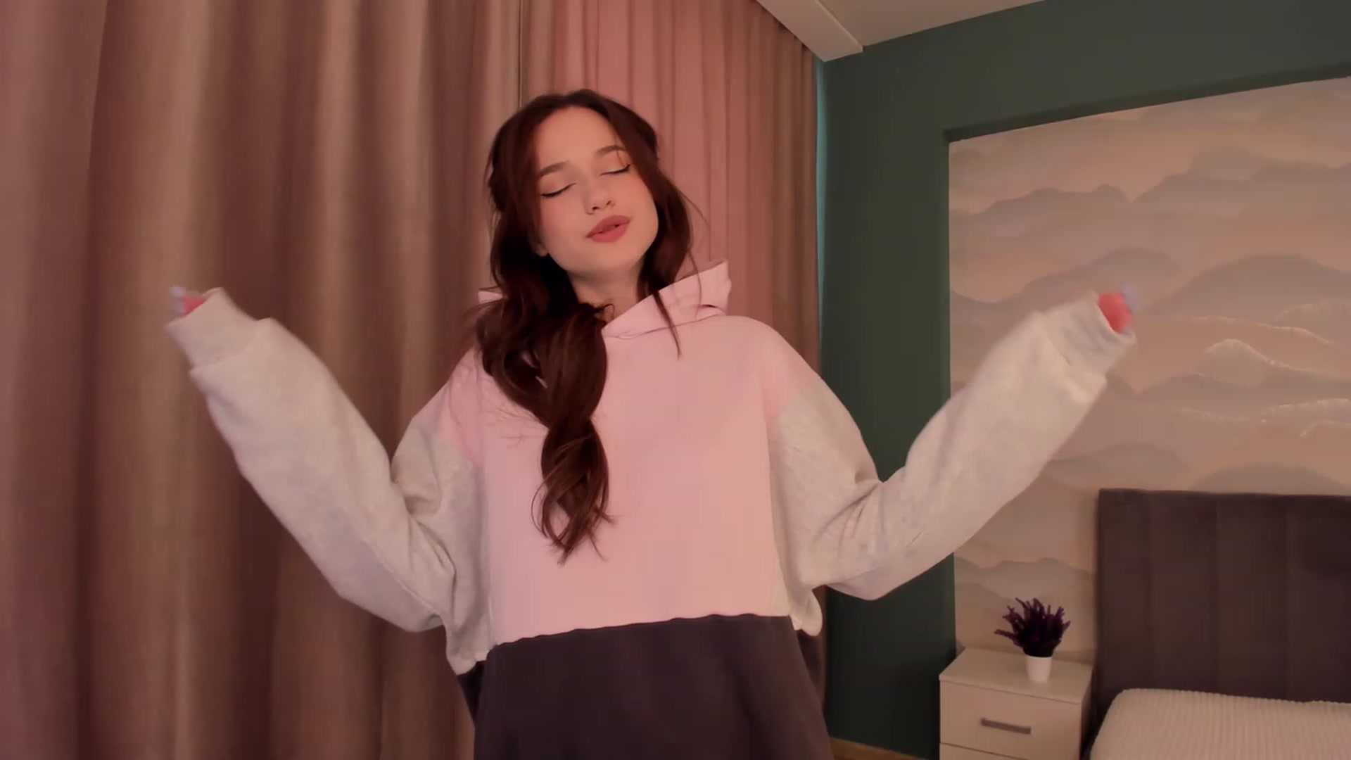 Gallery image thumbnail from Pinkgold_'s myfreecams stream on, 02/09/2023, 11:35 image 17 of 20