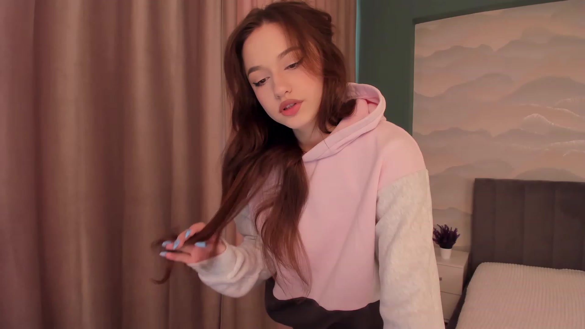 Gallery image thumbnail from Pinkgold_'s myfreecams stream on, 02/09/2023, 11:35 image 10 of 20