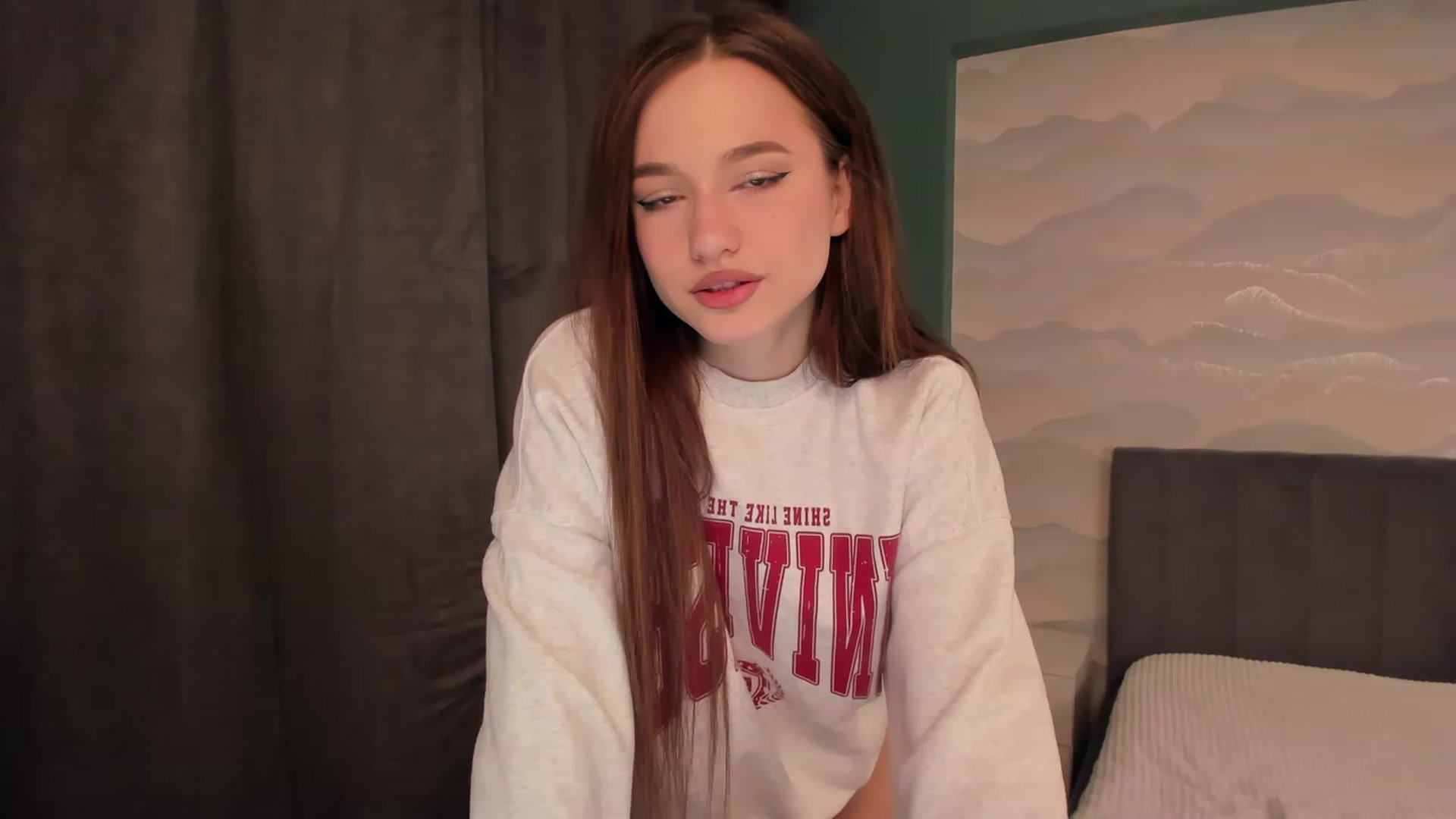 Gallery image thumbnail from Pinkgold_'s myfreecams stream on, 02/13/2023, 18:25 image 17 of 20
