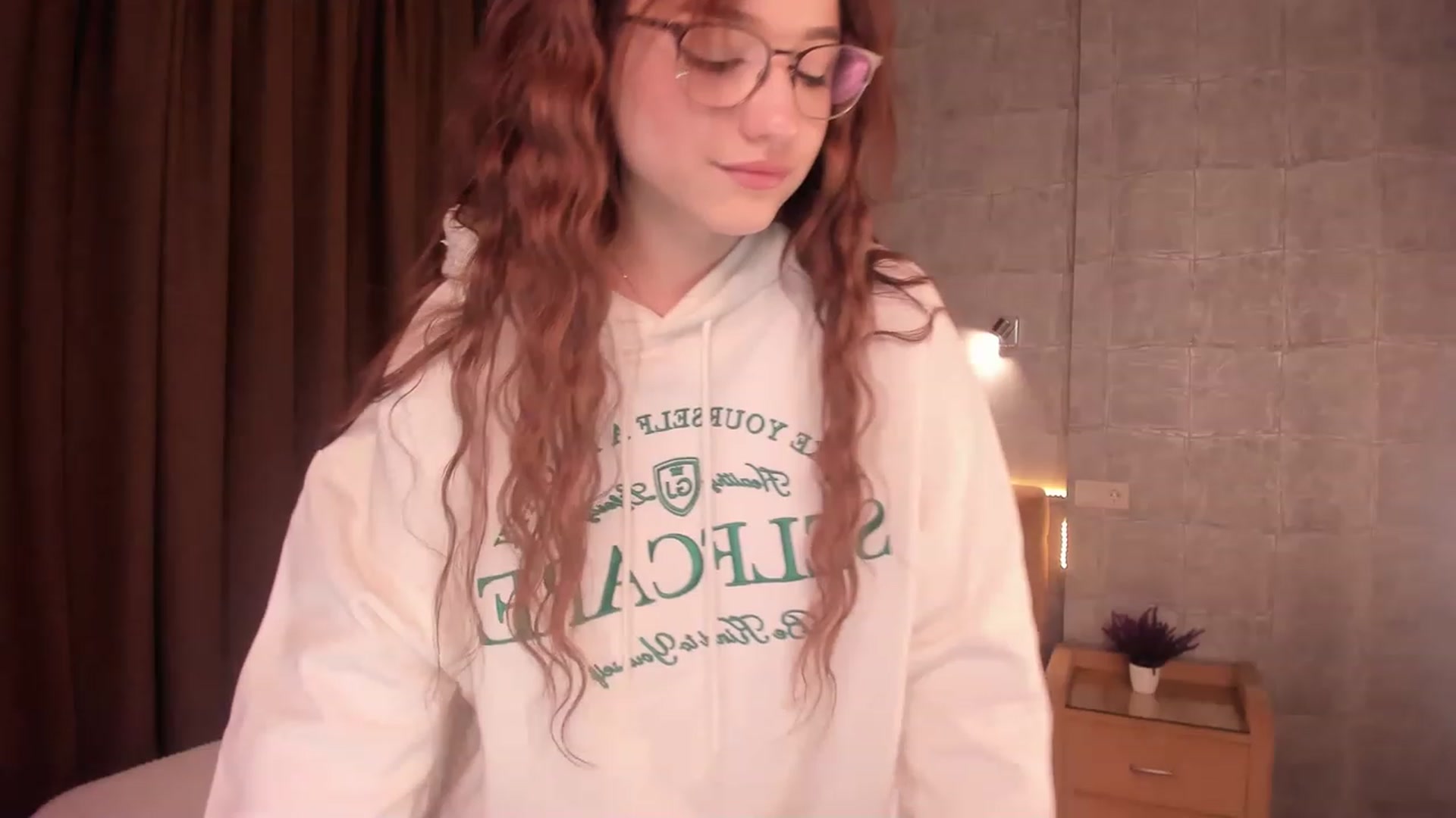 Gallery image thumbnail from Pinkgold_'s myfreecams stream on, 02/18/2023, 17:34 image 12 of 20