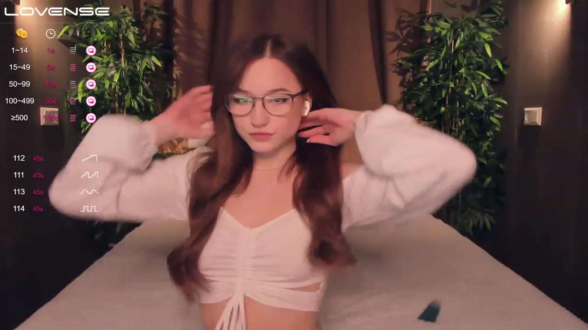 Gallery image thumbnail from Pinkgold_'s myfreecams stream on, 02/26/2023, 23:54 image 9 of 20