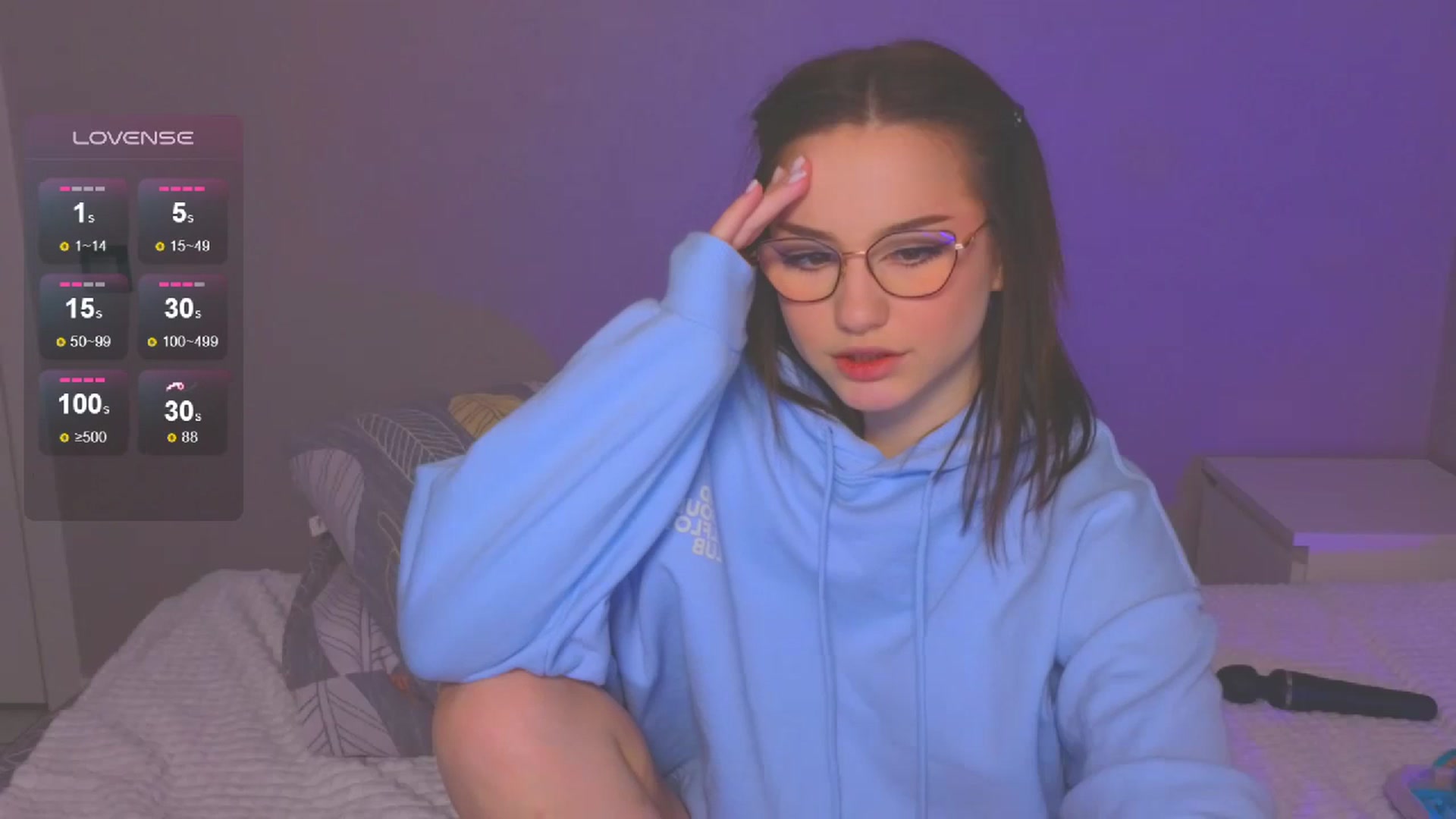 Gallery image thumbnail from Pinkgold_'s myfreecams stream on, 12/18/2023, 01:40 image 11 of 20
