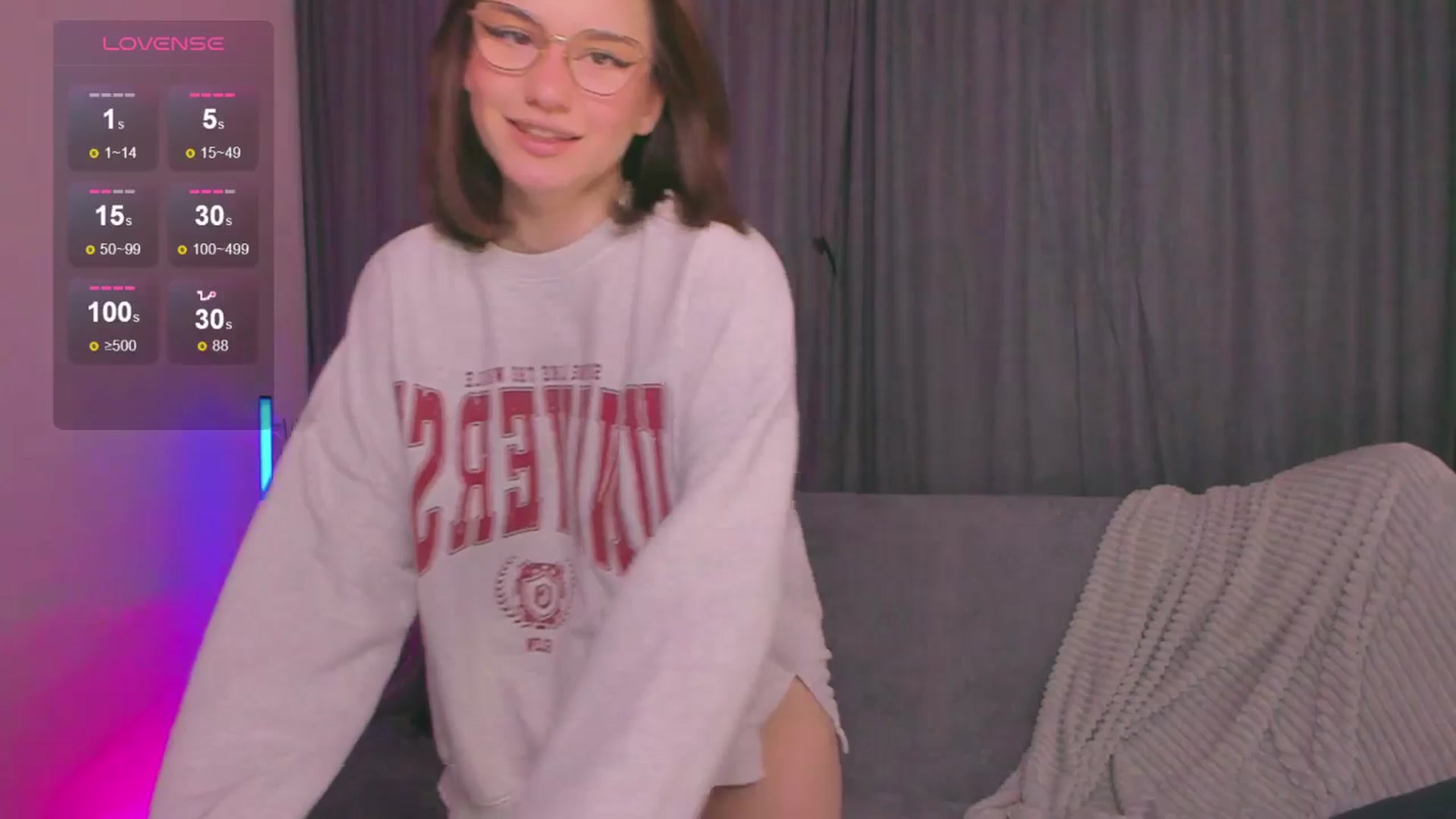 Gallery image thumbnail from Pinkgold_'s myfreecams stream on, 09/14/2025, 11:10 image 8 of 20
