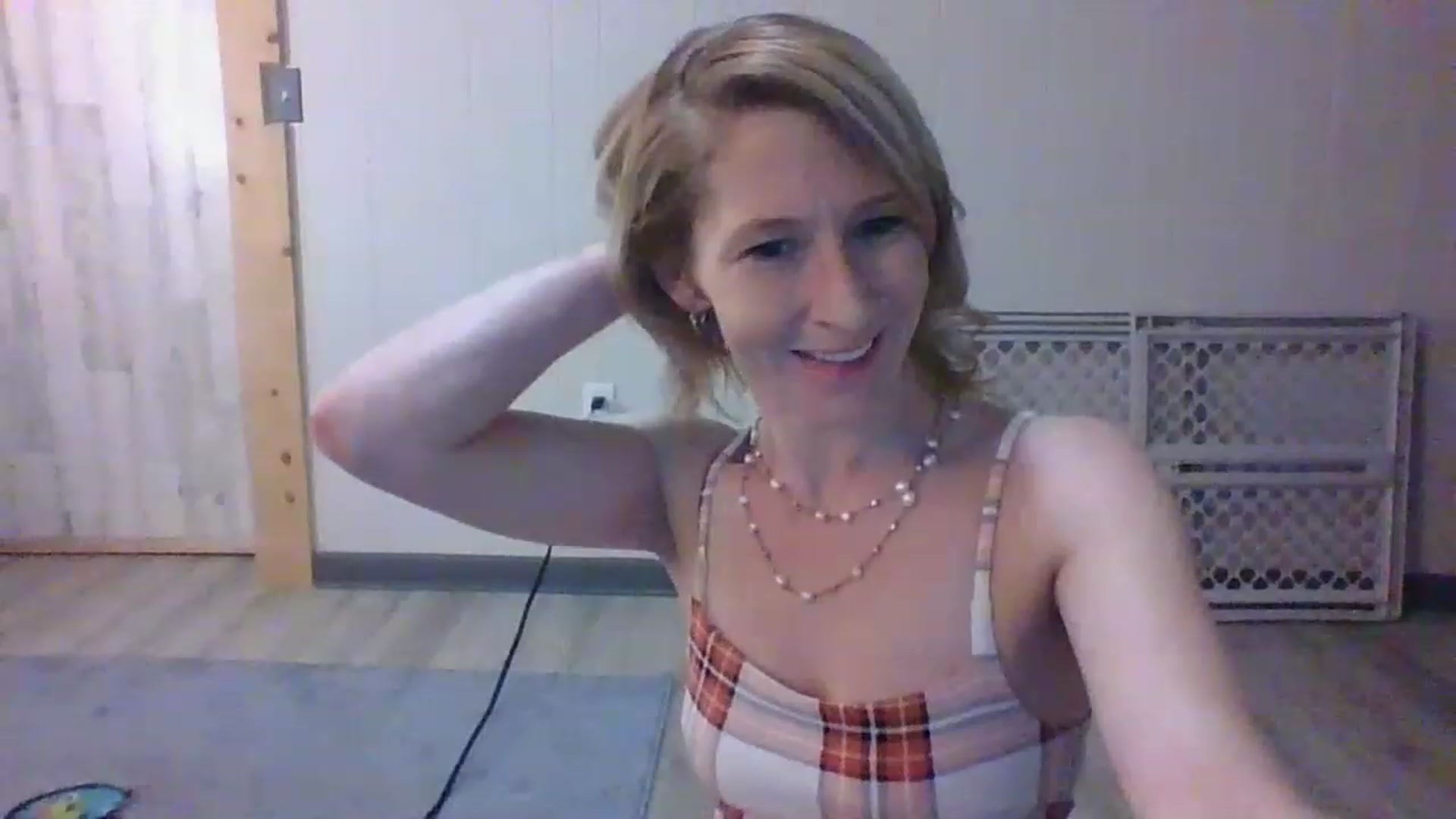 Gallery image thumbnail from Pinkpeach4's myfreecams stream on, 03/03/2023, 08:52 image 19 of 20