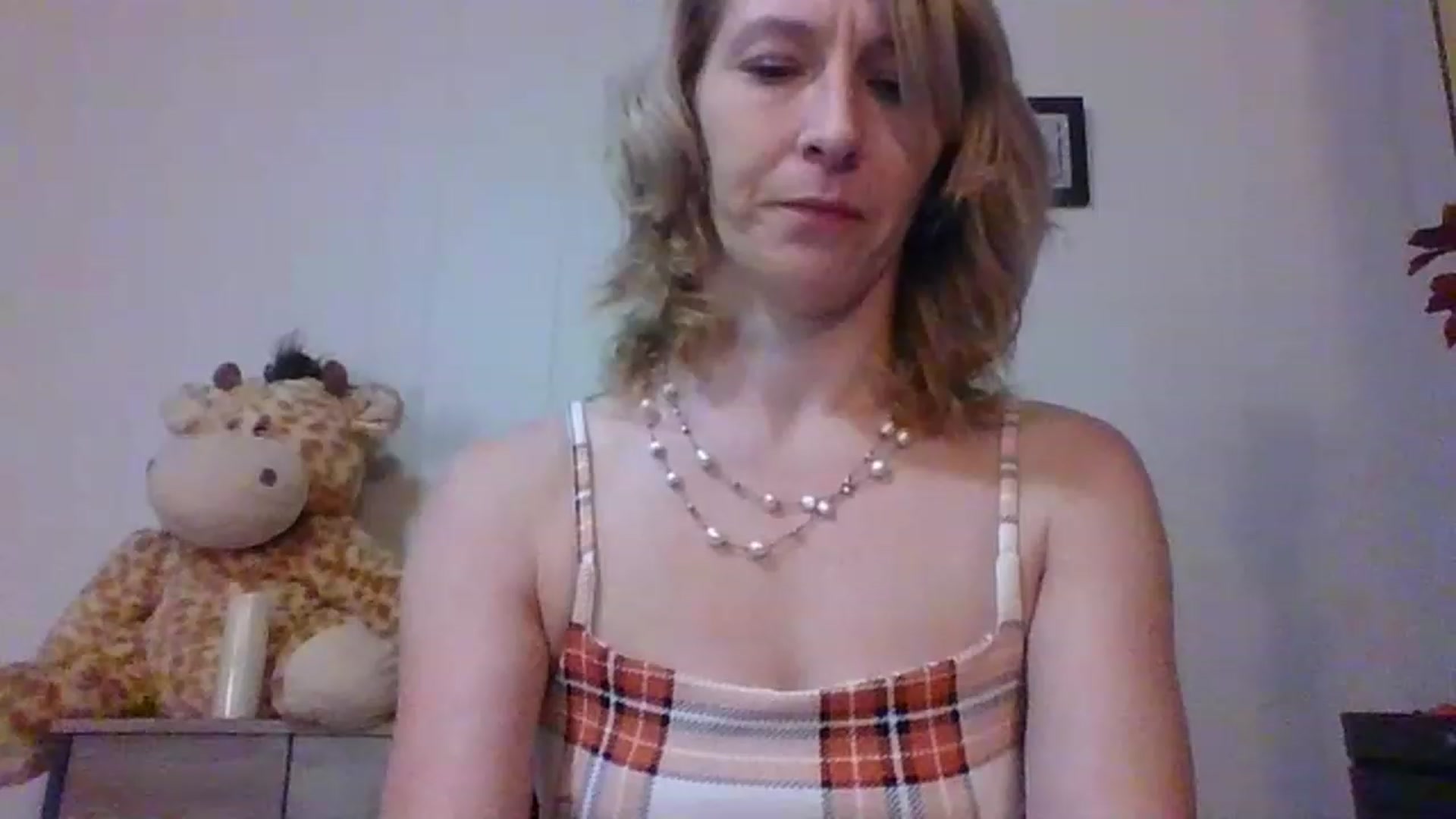 Gallery image thumbnail from Pinkpeach4's myfreecams stream on, 03/03/2023, 08:52 image 3 of 20