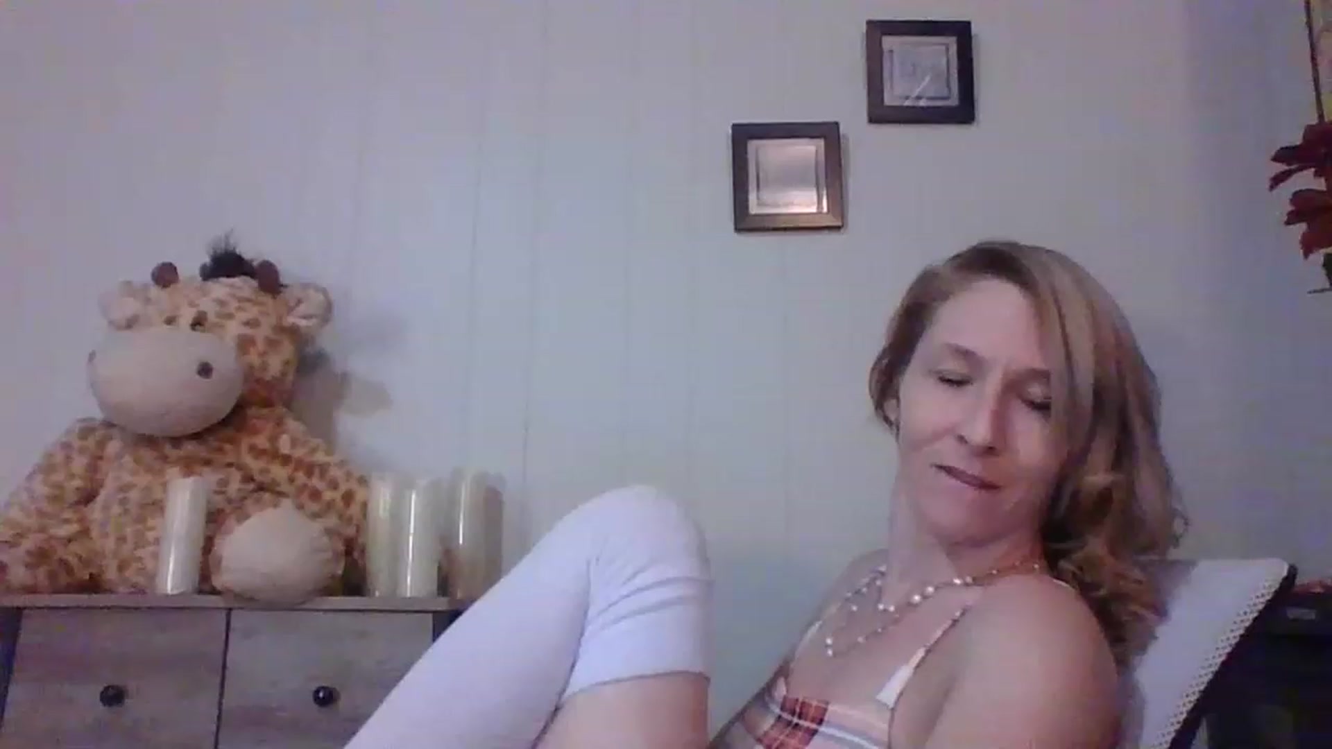 Gallery image thumbnail from Pinkpeach4's myfreecams stream on, 03/03/2023, 08:52 image 16 of 20