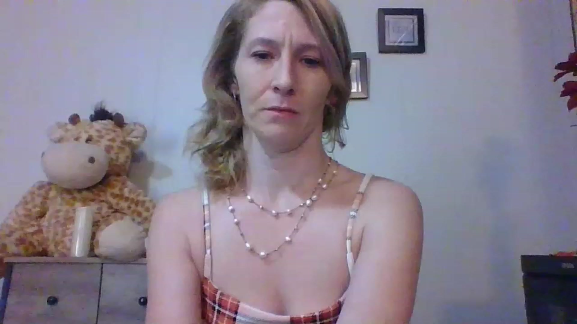 Gallery image thumbnail from Pinkpeach4's myfreecams stream on, 03/03/2023, 08:52 image 17 of 20