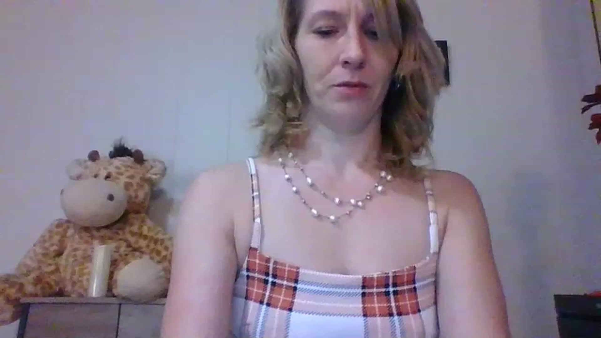 Gallery image thumbnail from Pinkpeach4's myfreecams stream on, 03/03/2023, 08:52 image 2 of 20