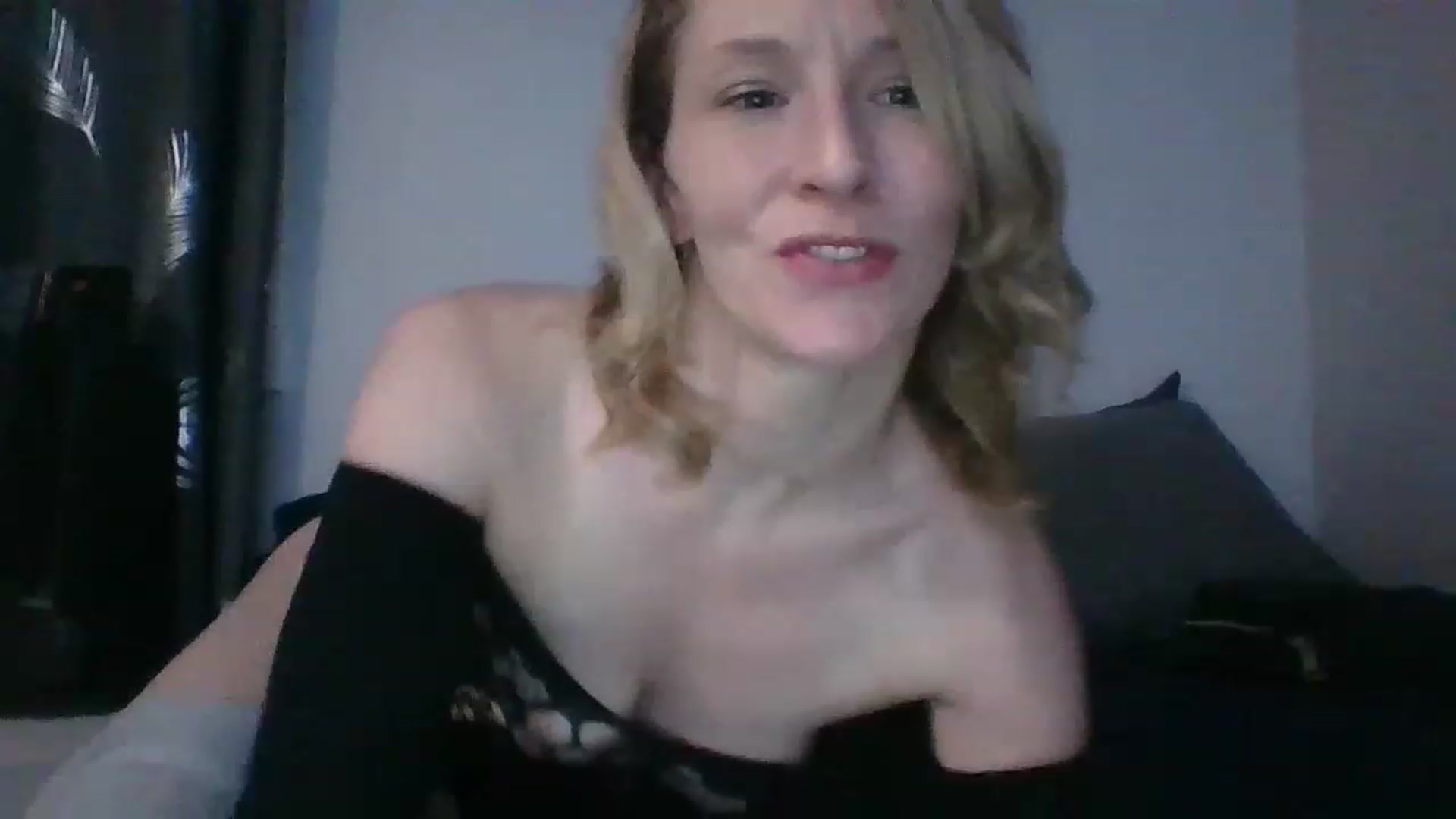 Gallery image thumbnail from Pinkpeach4's myfreecams stream on, 03/04/2023, 08:17 image 2 of 20