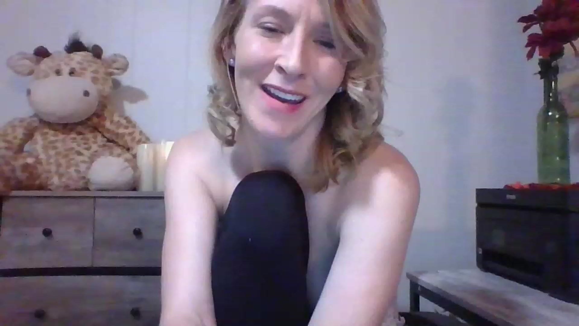Gallery image thumbnail from Pinkpeach4's myfreecams stream on, 03/06/2023, 02:09 image 14 of 20