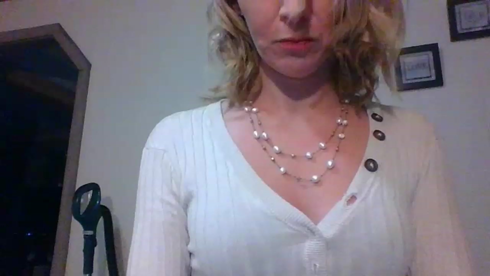 Gallery image thumbnail from Pinkpeach4's myfreecams stream on, 03/17/2023, 07:05 image 1 of 20