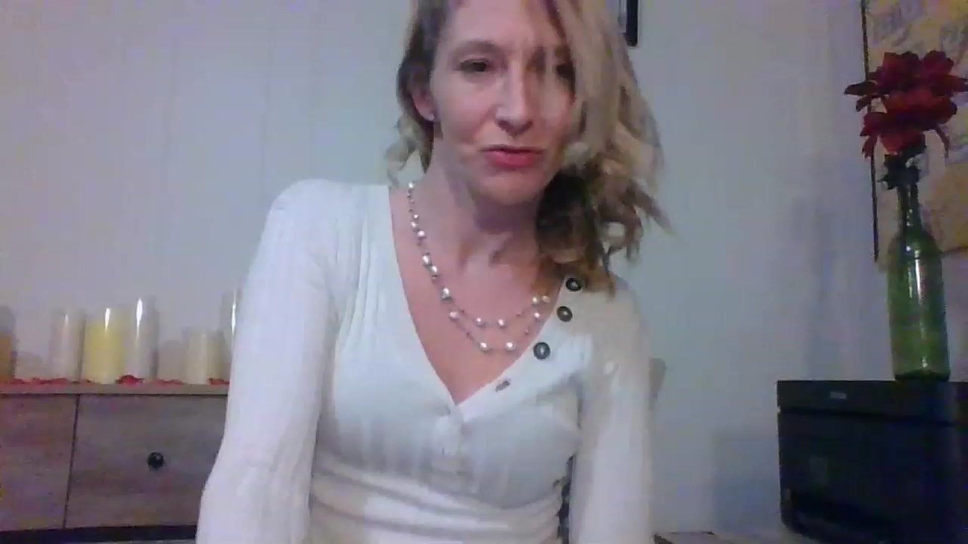Gallery image thumbnail from Pinkpeach4's myfreecams stream on, 03/17/2023, 07:05 image 3 of 20