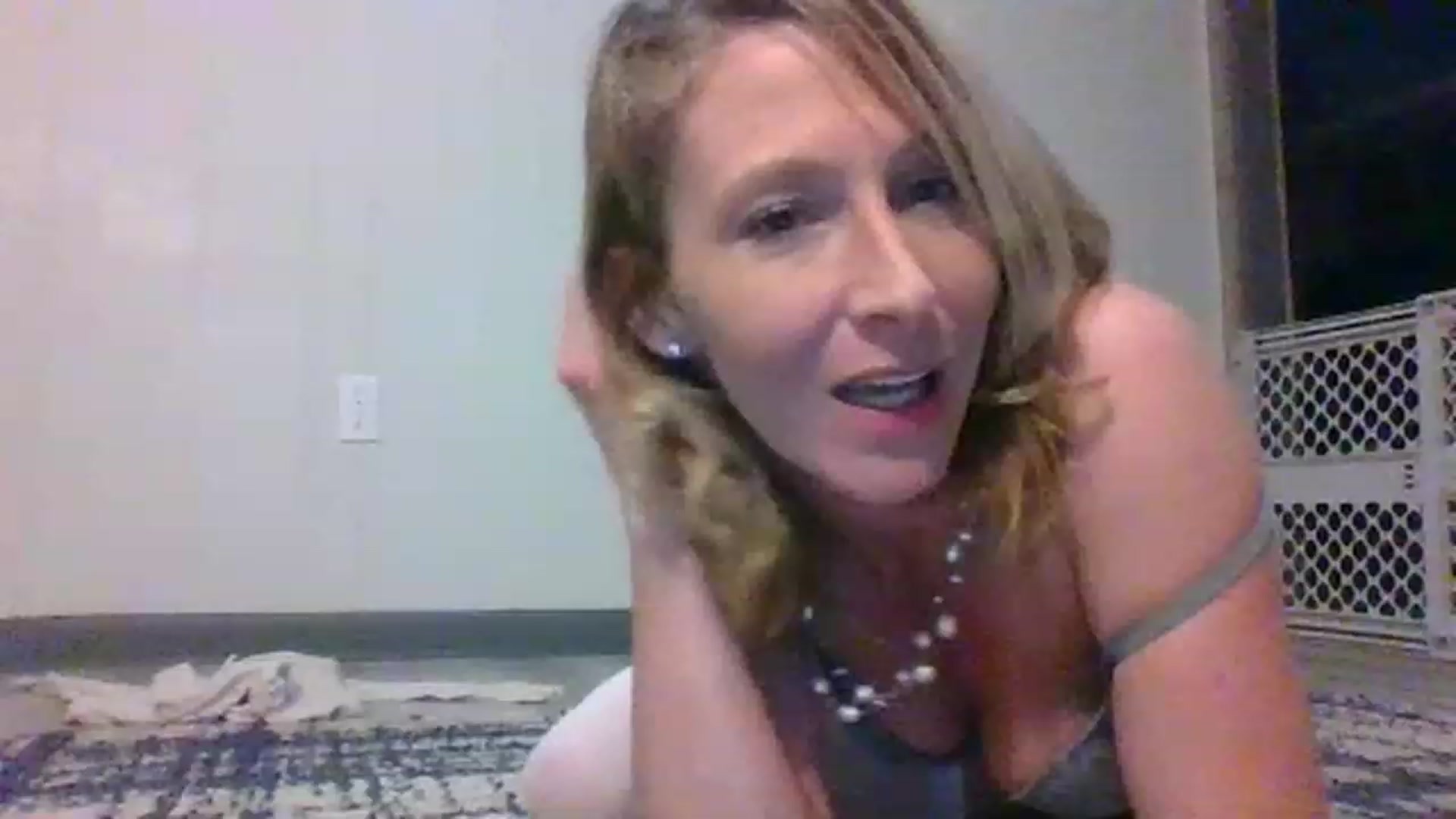 Gallery image thumbnail from Pinkpeach4's myfreecams stream on, 03/17/2023, 07:05 image 19 of 20