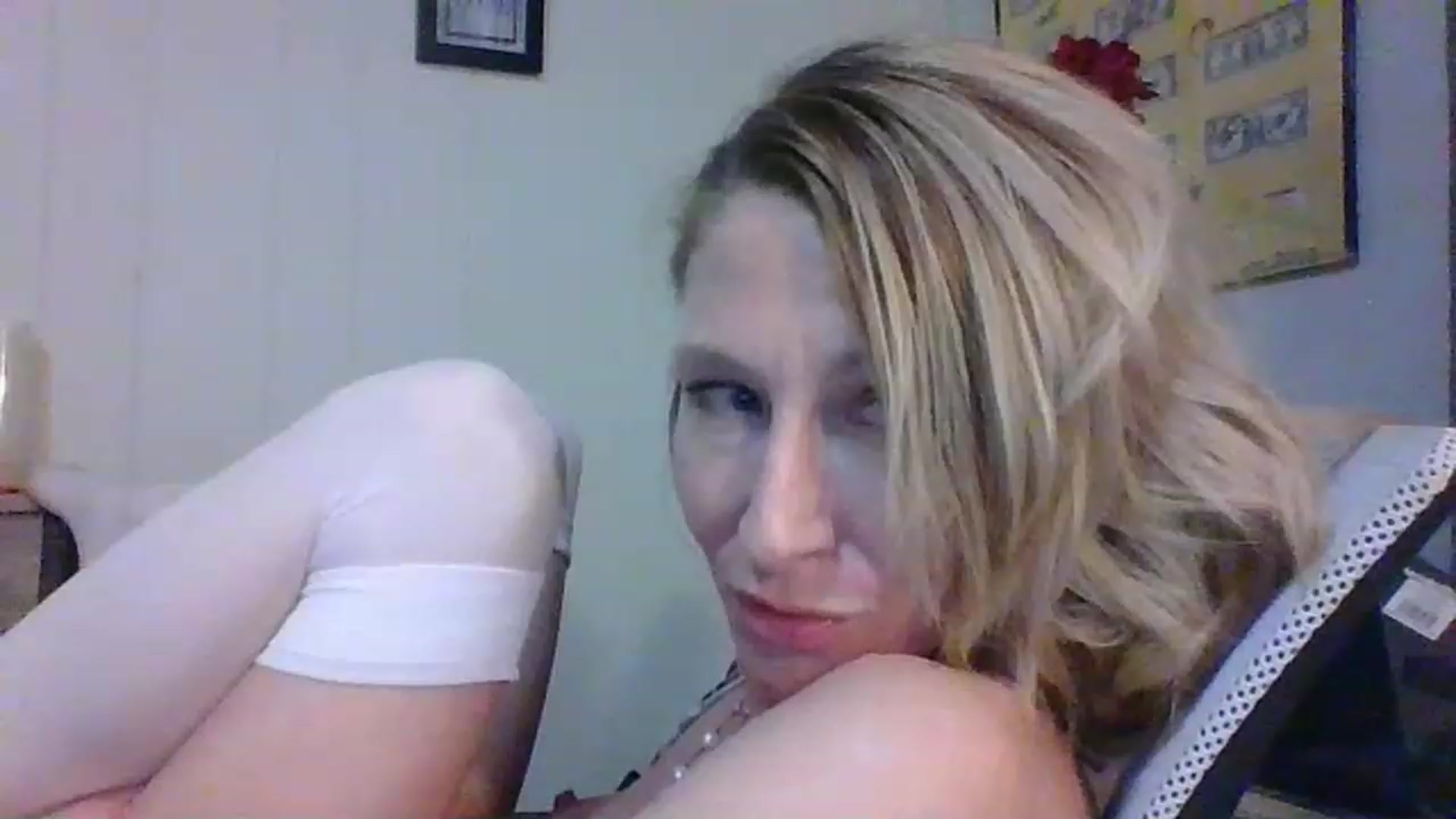 Gallery image thumbnail from Pinkpeach4's myfreecams stream on, 03/17/2023, 08:19 image 18 of 20