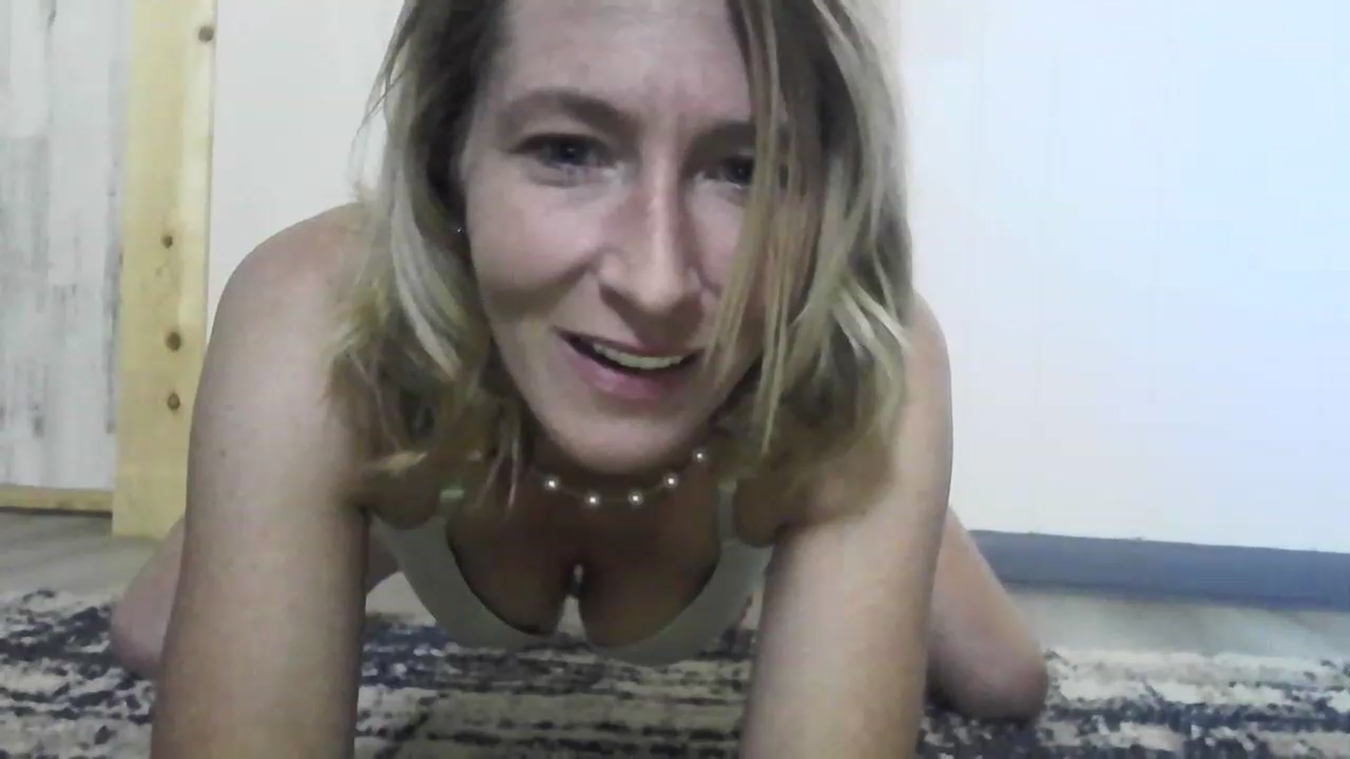 Gallery image thumbnail from Pinkpeach4's myfreecams stream on, 04/02/2023, 17:59 image 6 of 20