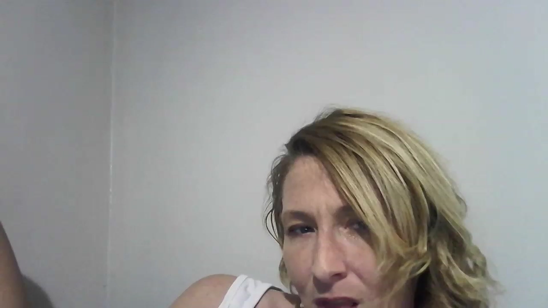 Gallery image thumbnail from Pinkpeach4's myfreecams stream on, 04/03/2023, 03:37 image 1 of 20