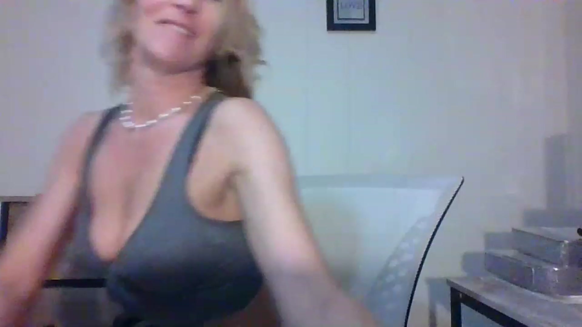 Gallery image thumbnail from Pinkpeach4's myfreecams stream on, 04/17/2023, 09:36 image 4 of 20