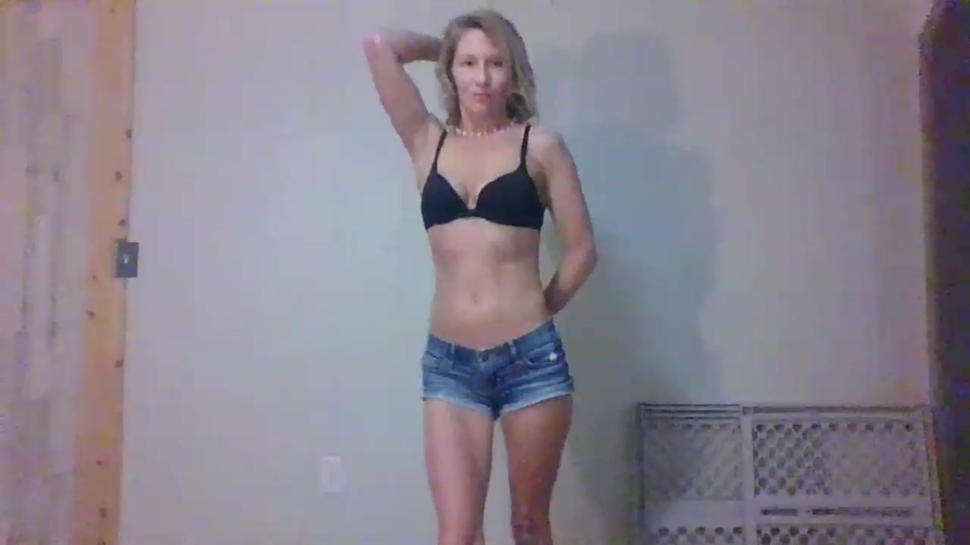 Gallery image thumbnail from Pinkpeach4's myfreecams stream on, 04/17/2023, 09:36 image 16 of 20