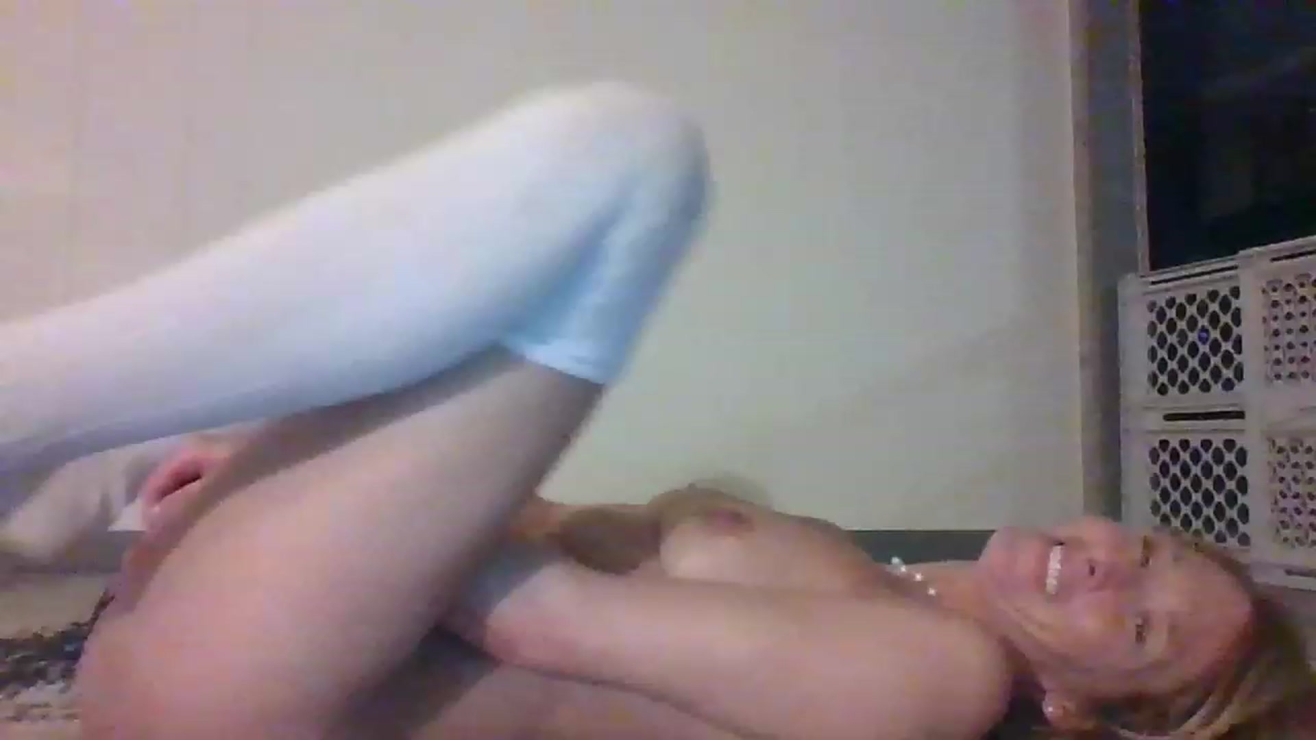 Gallery image thumbnail from Pinkpeach4's myfreecams stream on, 04/24/2023, 07:53 image 9 of 20