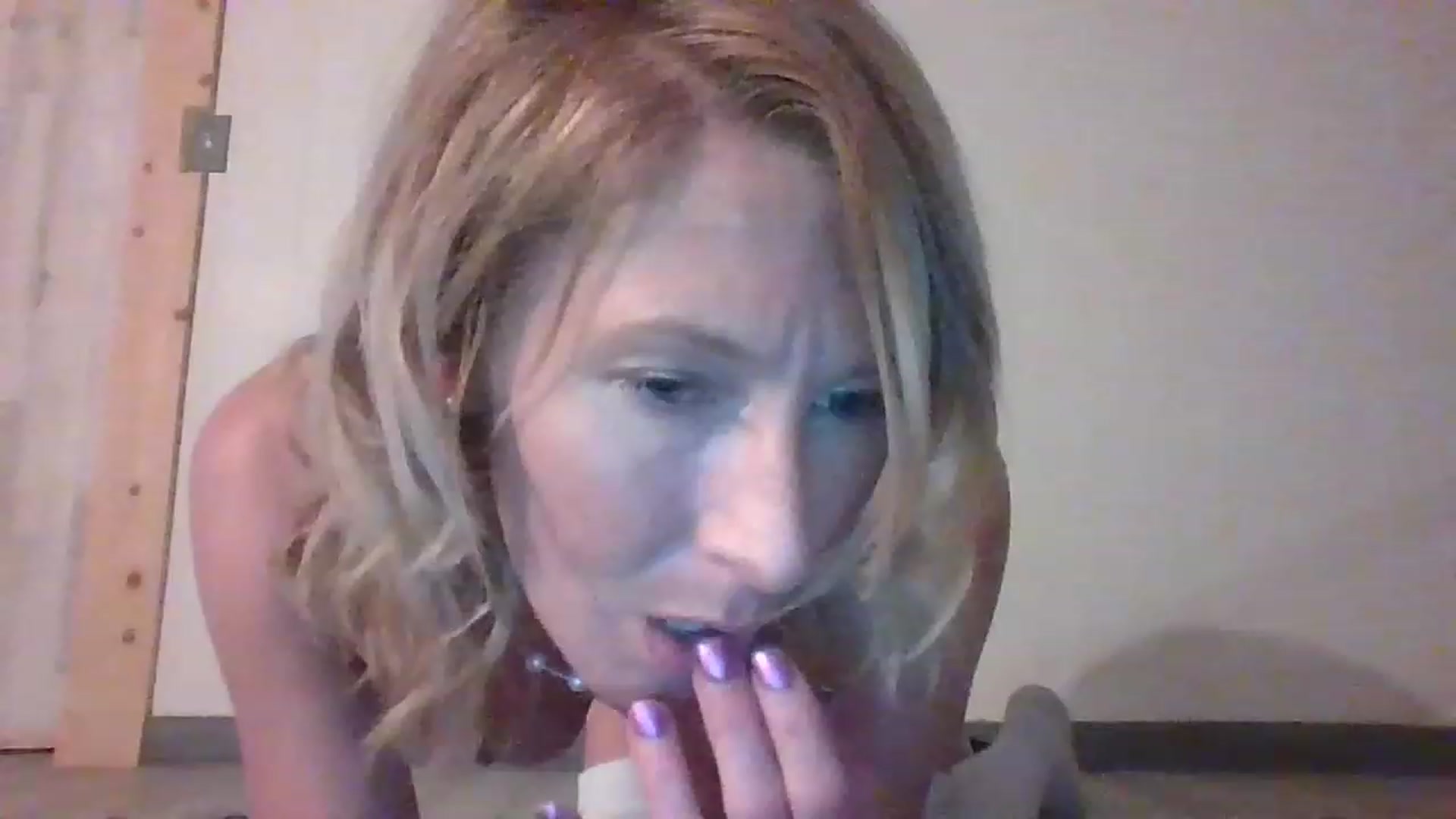 Gallery image thumbnail from Pinkpeach4's myfreecams stream on, 04/24/2023, 07:53 image 3 of 20